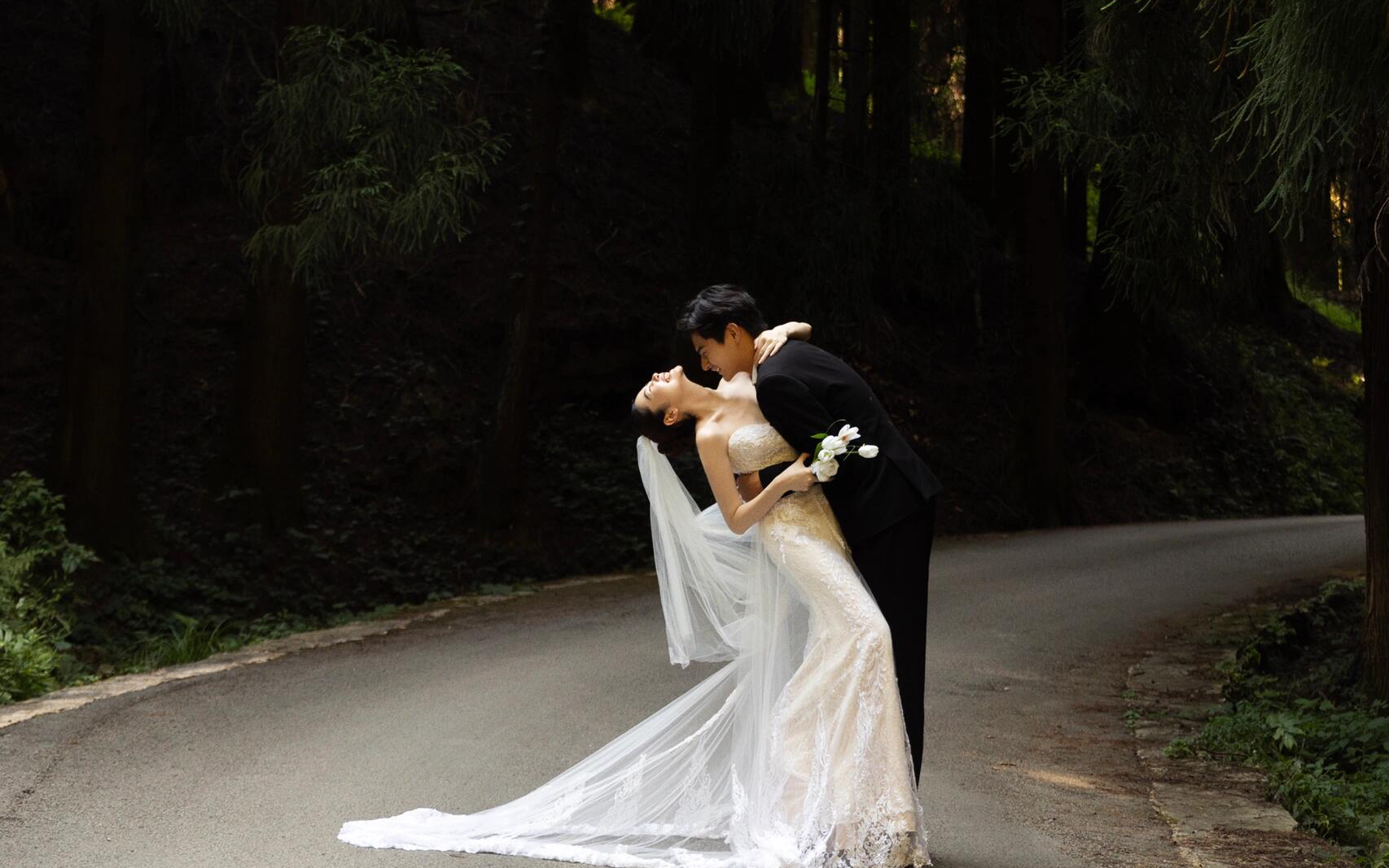 原始森林 让这份爱更加神秘珍贵