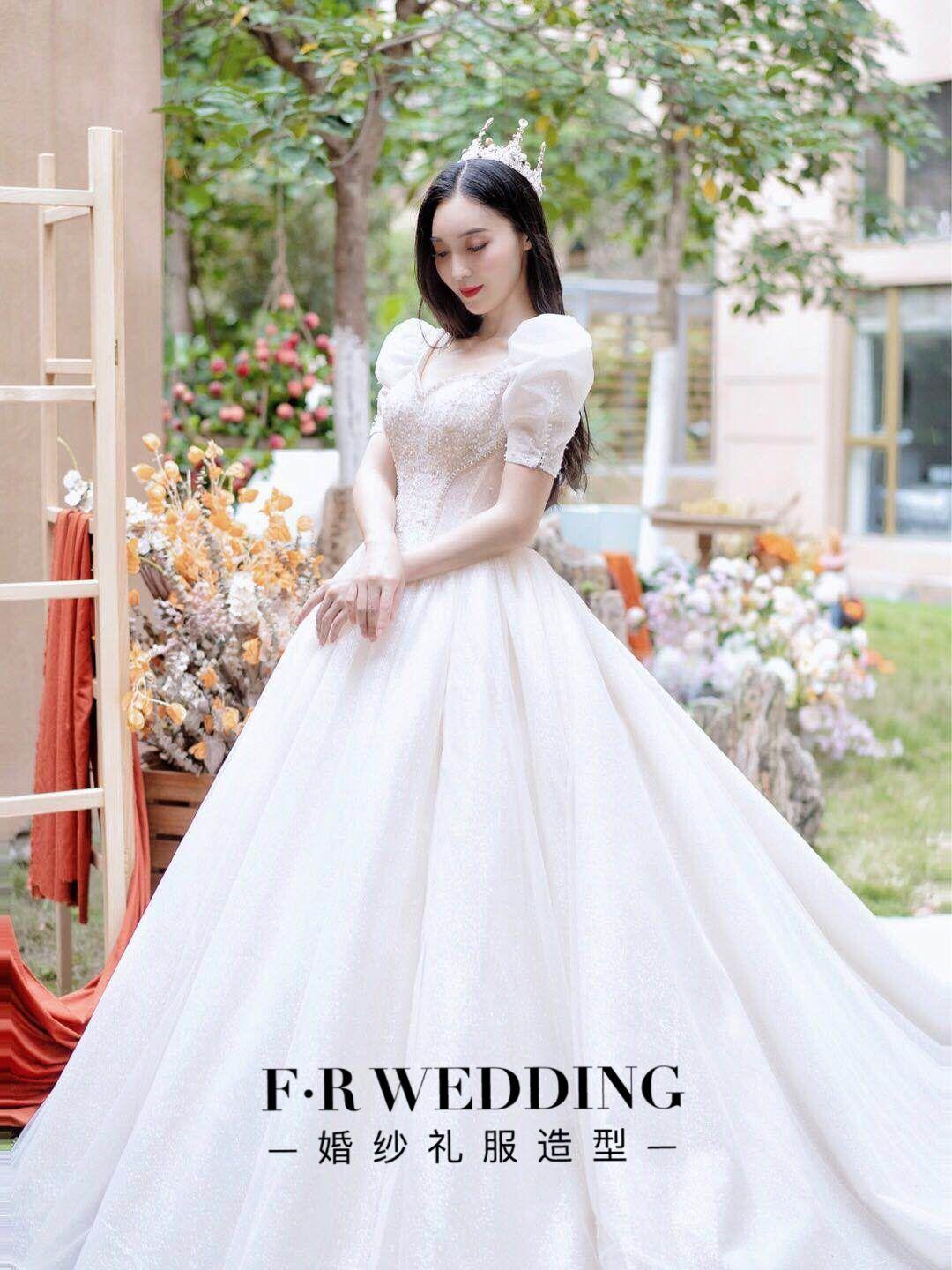 【小预算12件超值婚纱套餐】甄选婚纱礼服