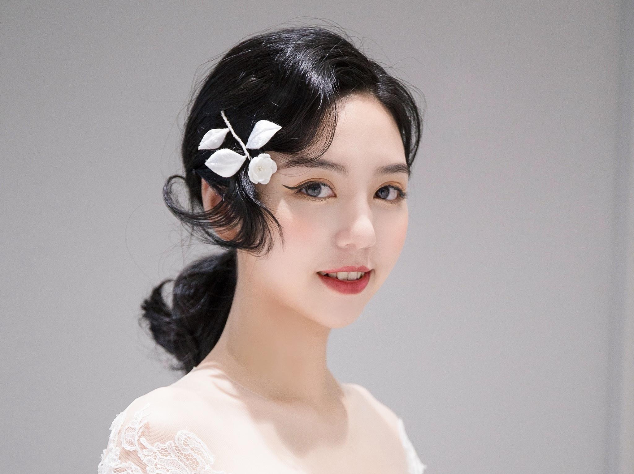 1888省心超值套餐 婚纱秀禾礼服+跟妆