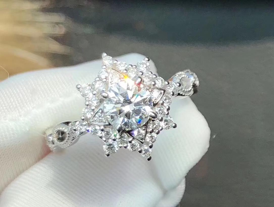 「时匠珠宝」钻戒 显钻系列 围镶雪花款