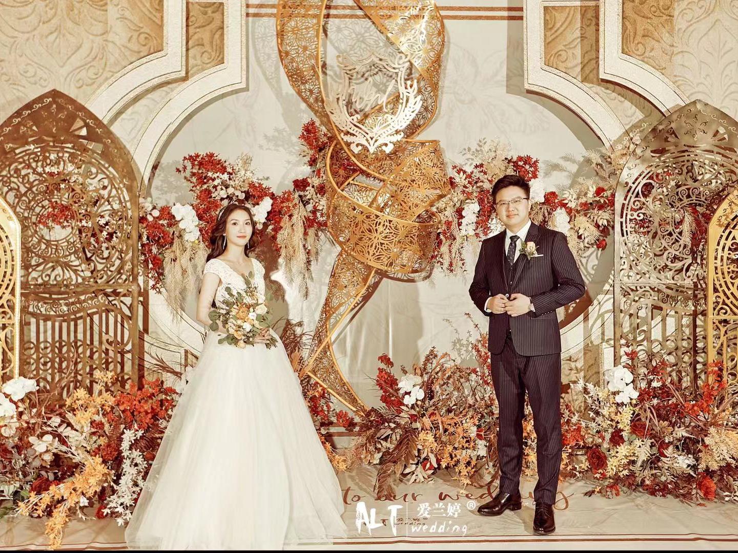 爱兰婷婚礼  香槟金 红色 欧式 大吊顶