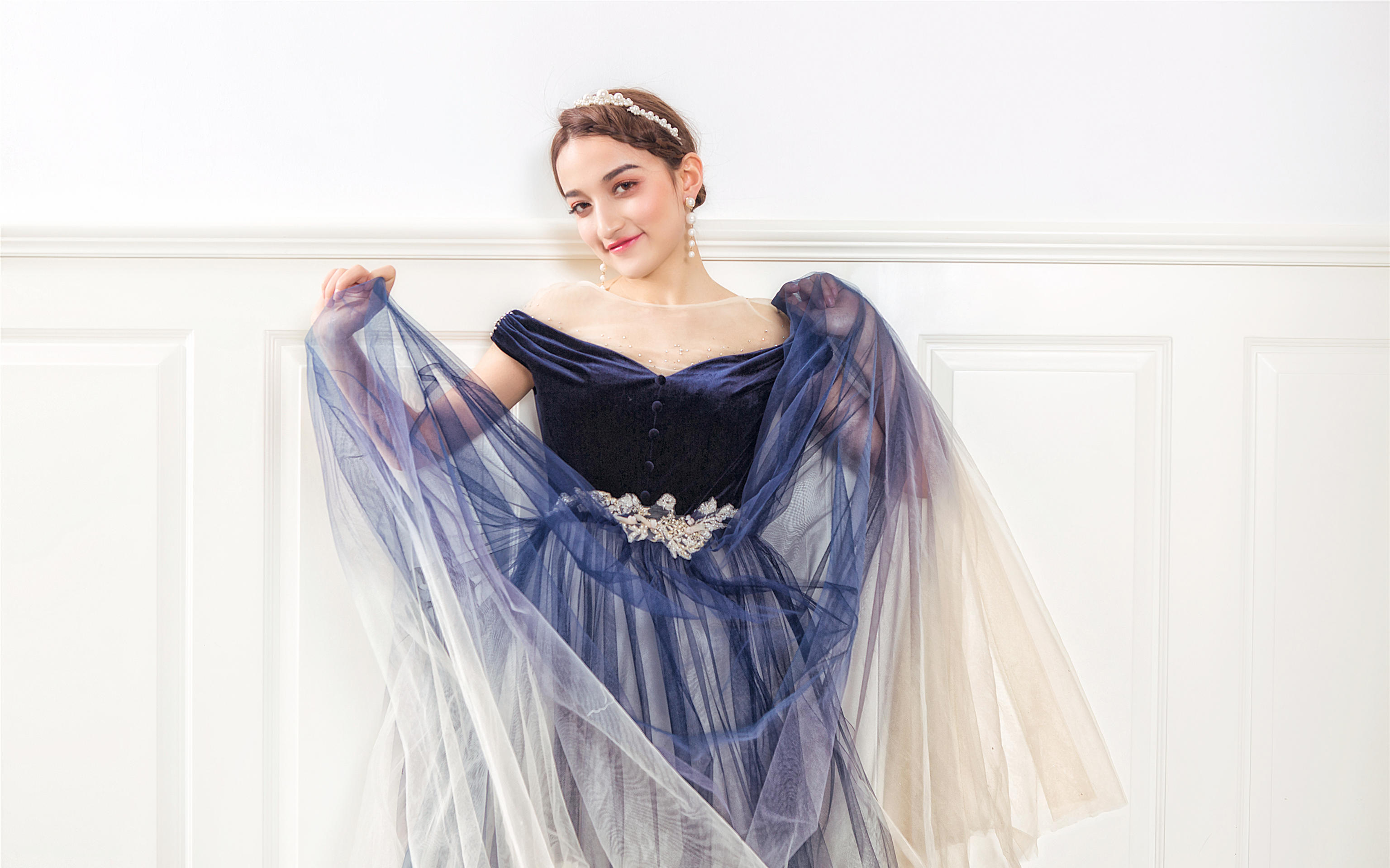 显瘦亮钻丝绒一字肩渐变礼服