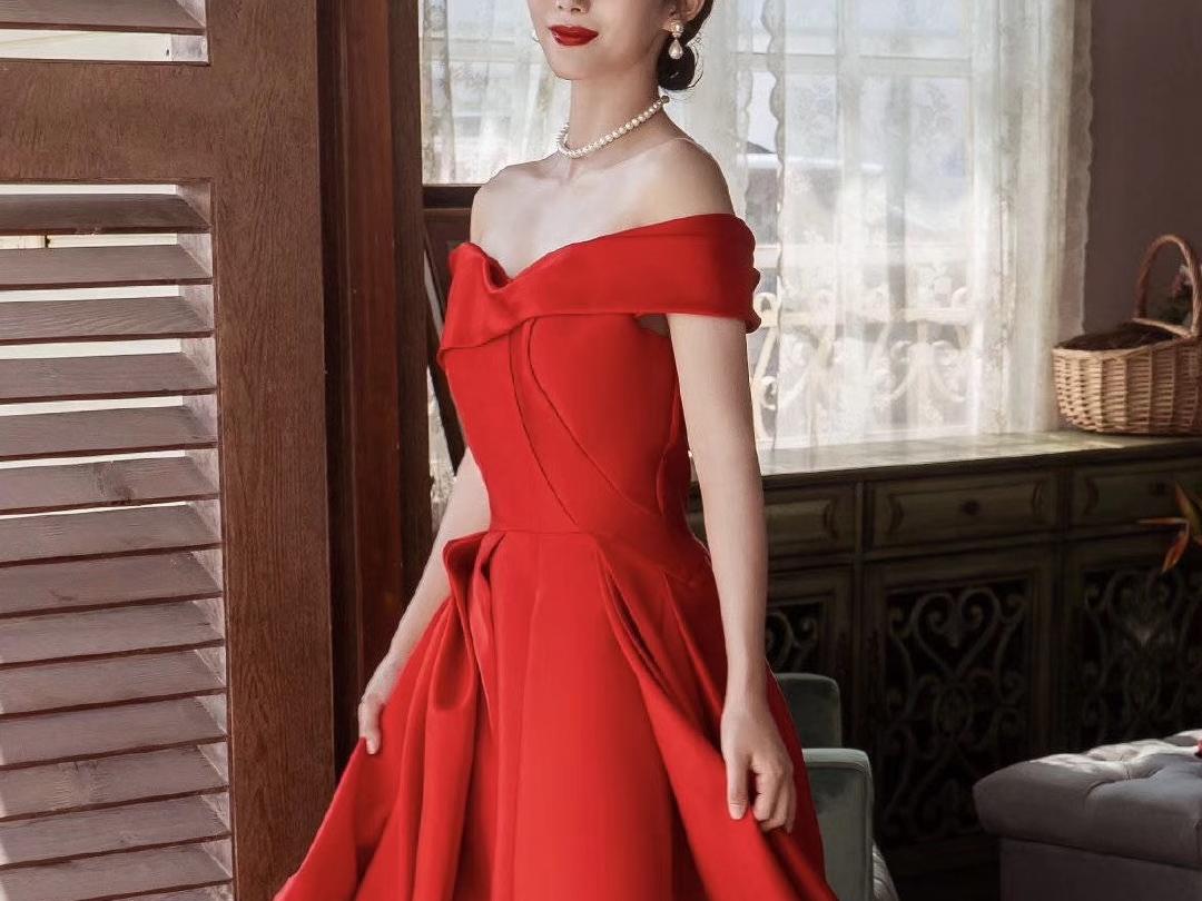 【超值特价】轻奢系列嫁衣三件套+伴娘服+新娘跟妆