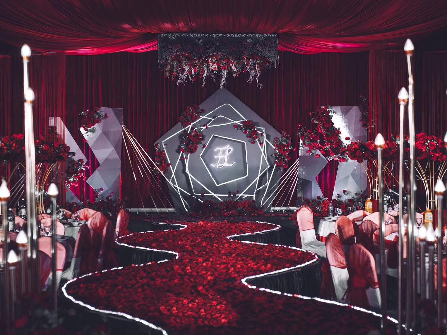 【薇拉婚礼】  红黑西式大气婚礼