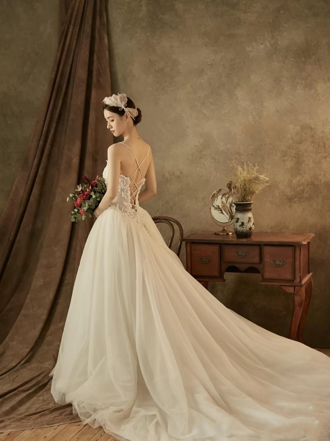 【希若婚纱】创始人希若十小时跟妆+婚纱套餐