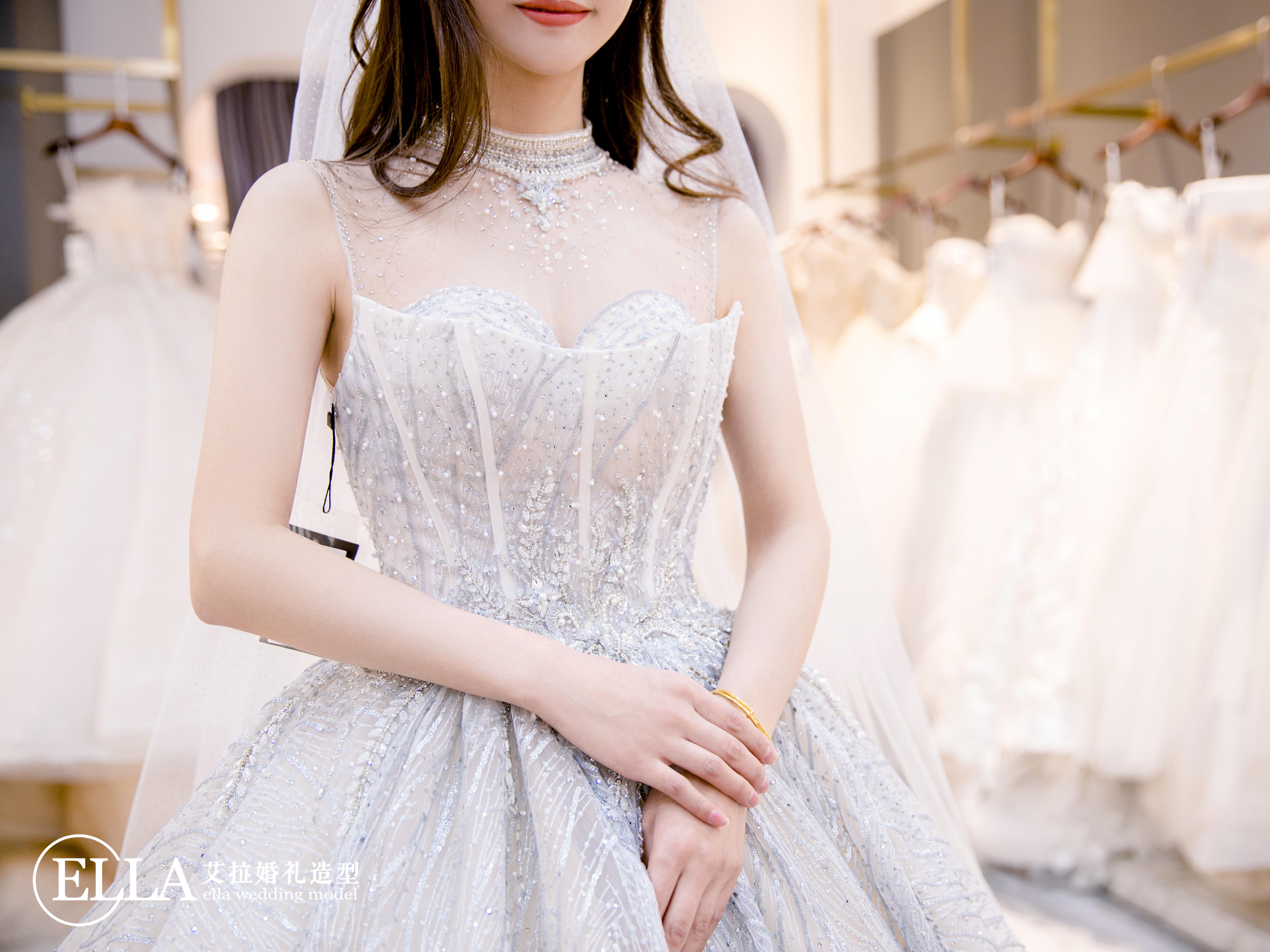 【艾拉婚纱】主纱+秀禾+敬酒3280 超值特惠