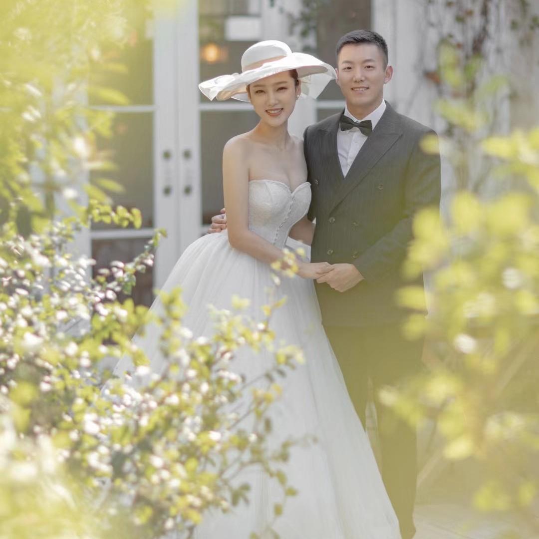 广州婚纱照跟妆化妆造型电影复古色调唯美高级妆容