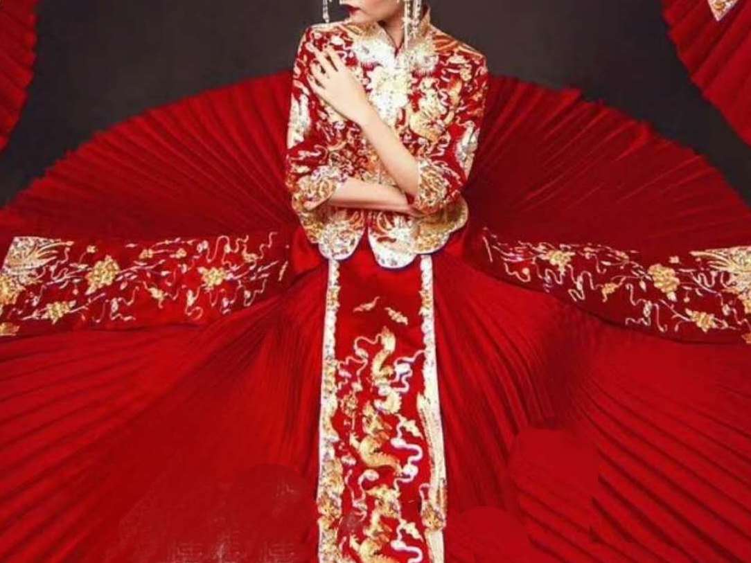 手工刺绣龙凤褂－－时尚　精美