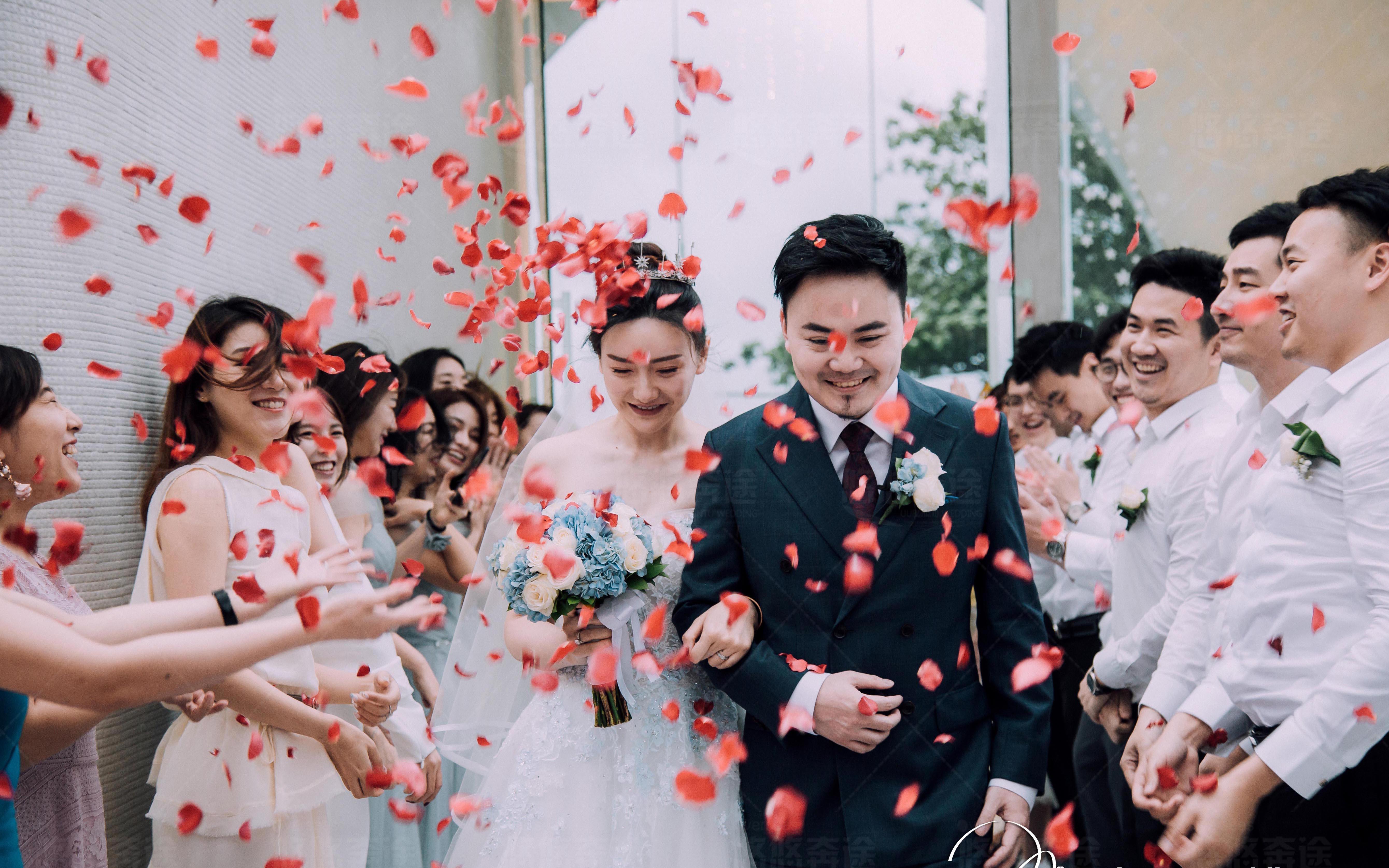 巴厘岛爵士娜教堂婚礼，阿雅娜酒店晚宴，悠悠奔途