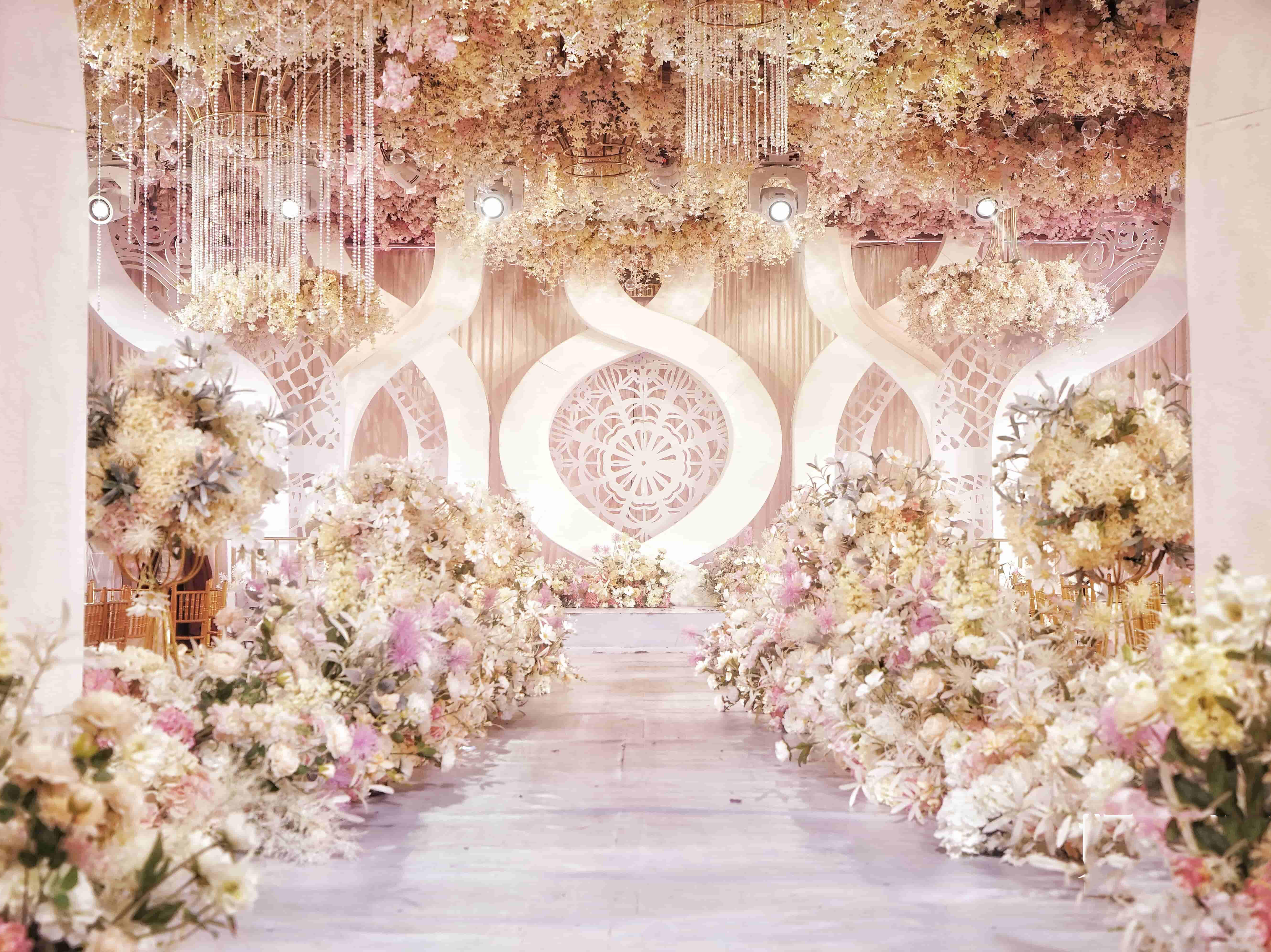 一站式婚礼服务来袭   #浪漫花都#  