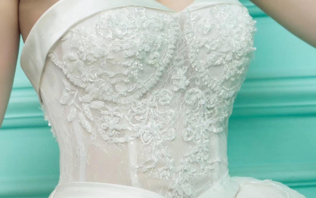 【爱婚纱美妆】时尚抹胸蕾丝婚纱