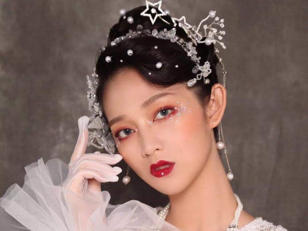 高端奢华大拖尾婚纱+新款刺绣秀禾服+敬酒服