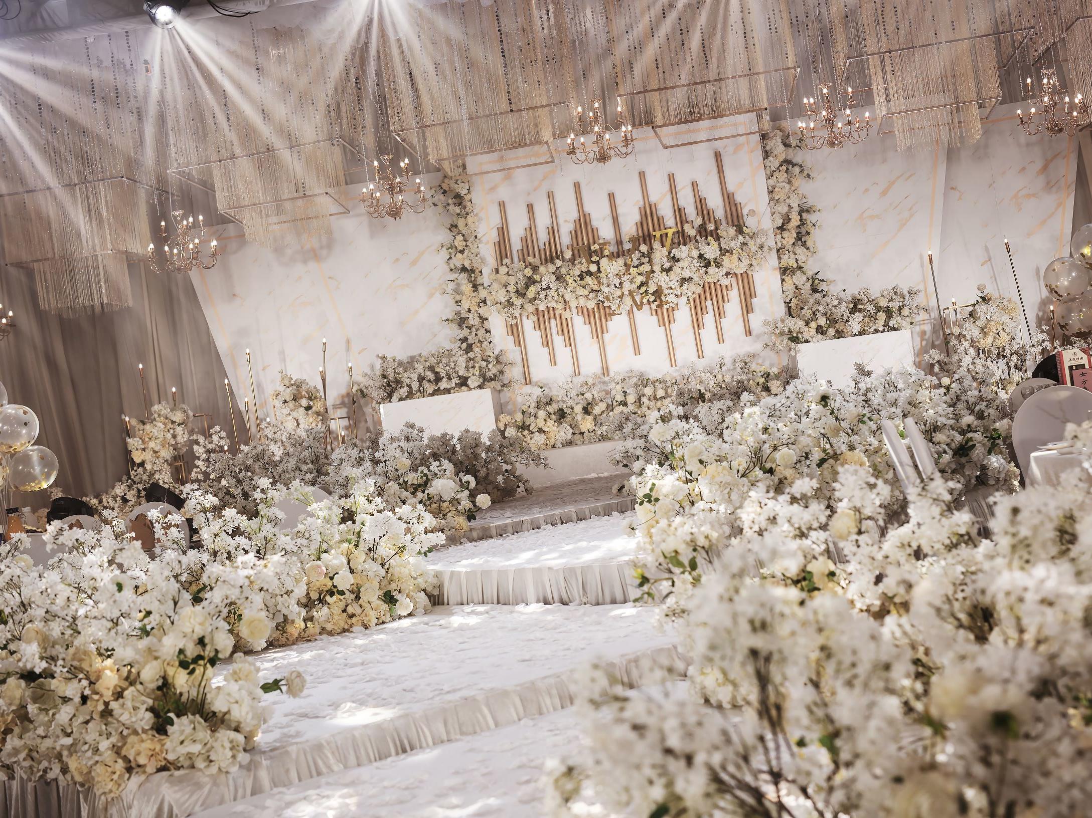 千寻婚礼【雅·容】香槟白梦幻婚礼