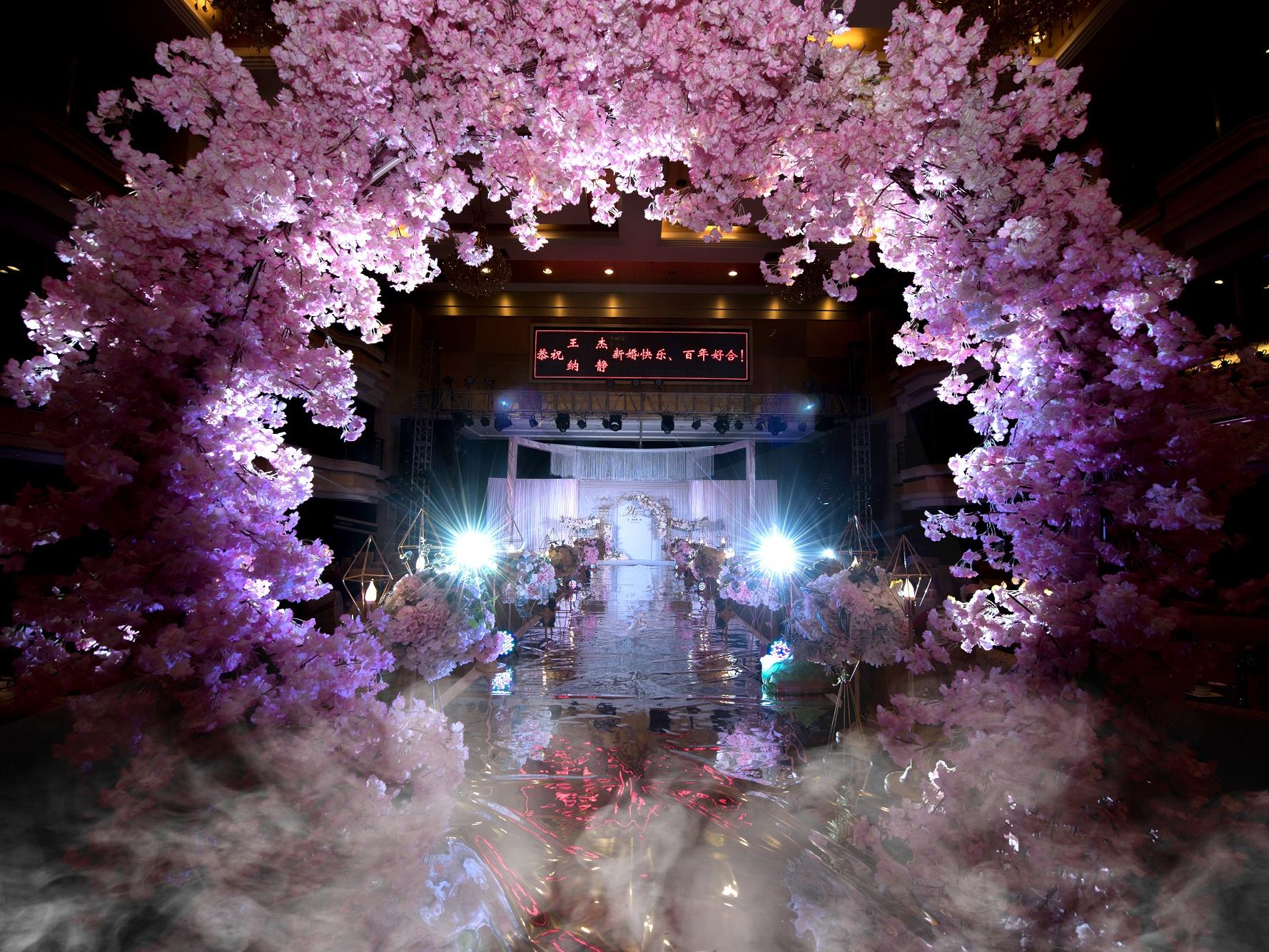 这像极了爱情~裸粉色大气简约风   贺兰昊王国际