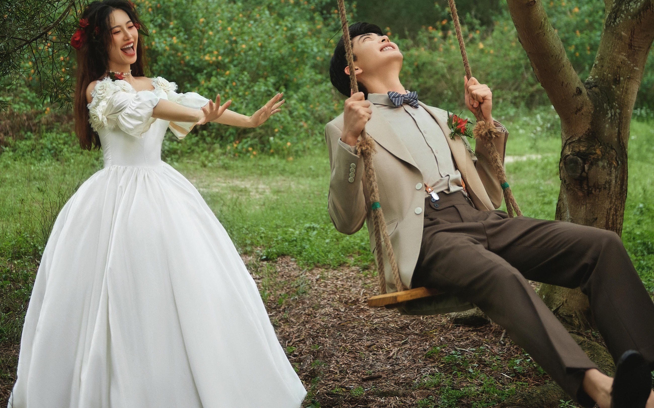 把甜蜜感搬进森系婚纱照，浪漫到心坎