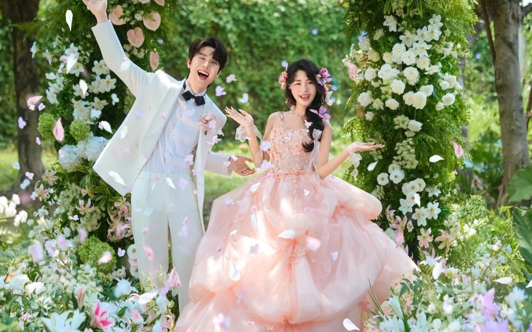 花神降临🌸草坪婚纱照真的太浪漫啦