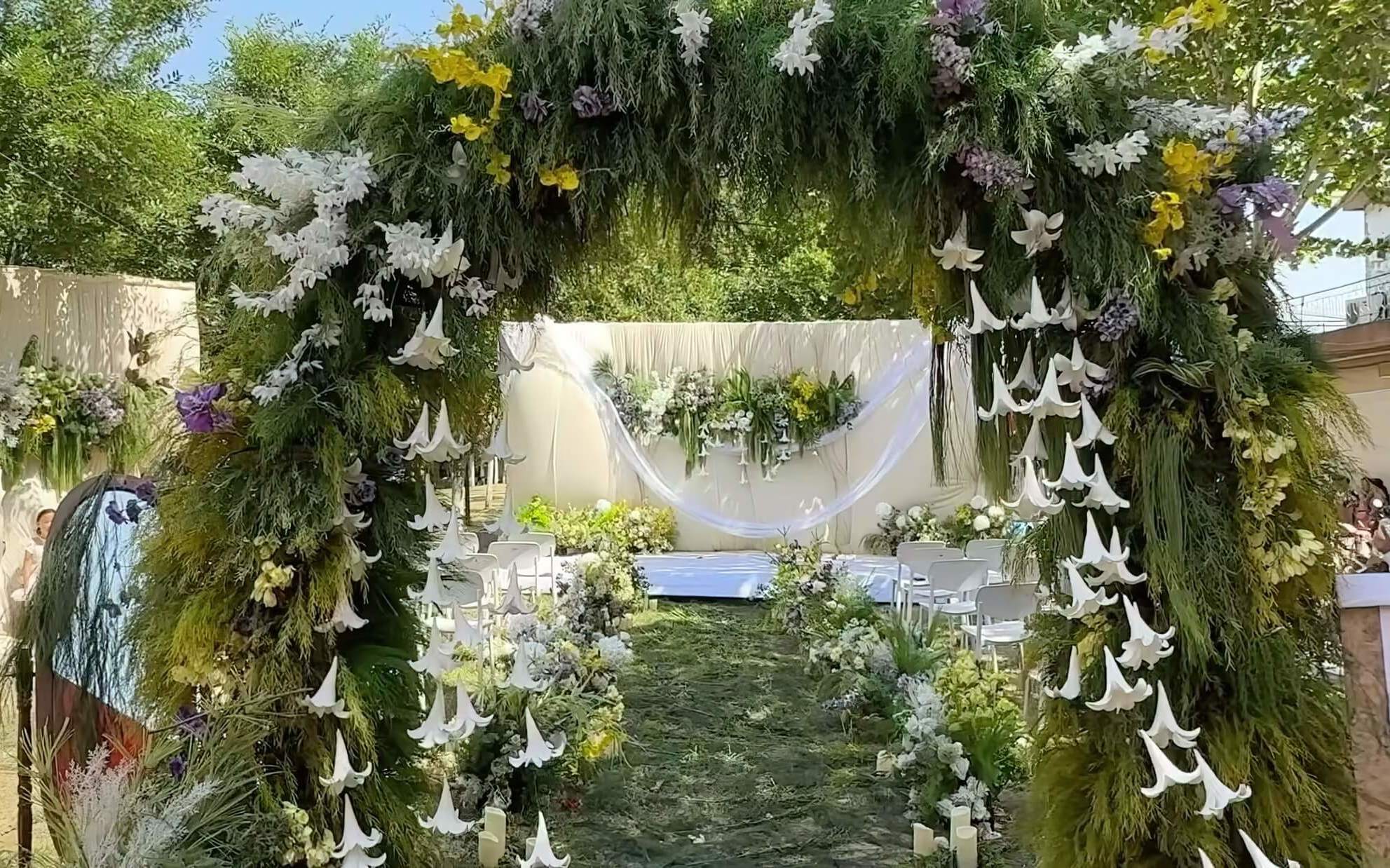 【梦幻婚庆礼仪策划】香槟色布幔自然系户外婚礼