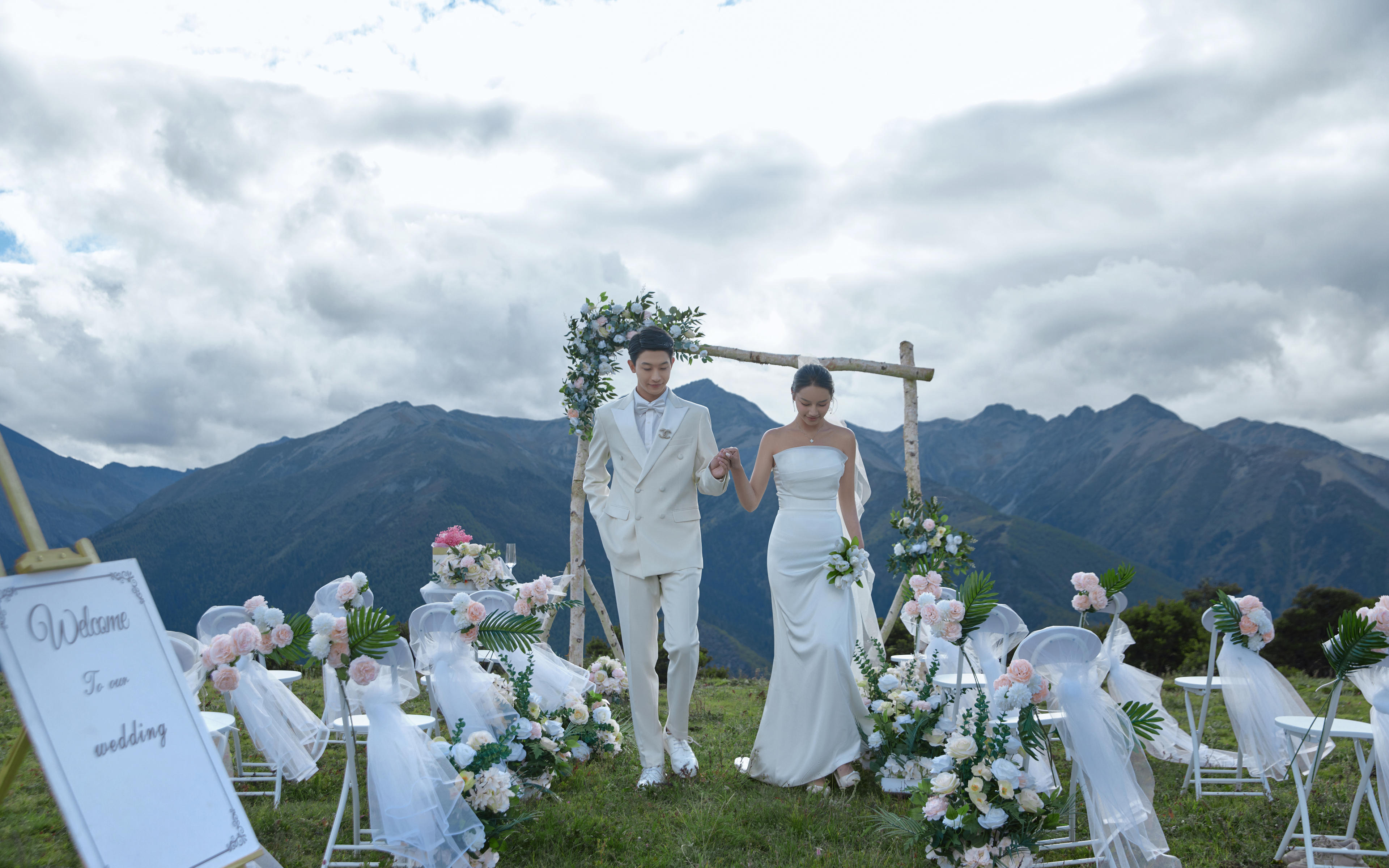 稻城亞丁旅拍【目的地婚禮、場布、求婚】