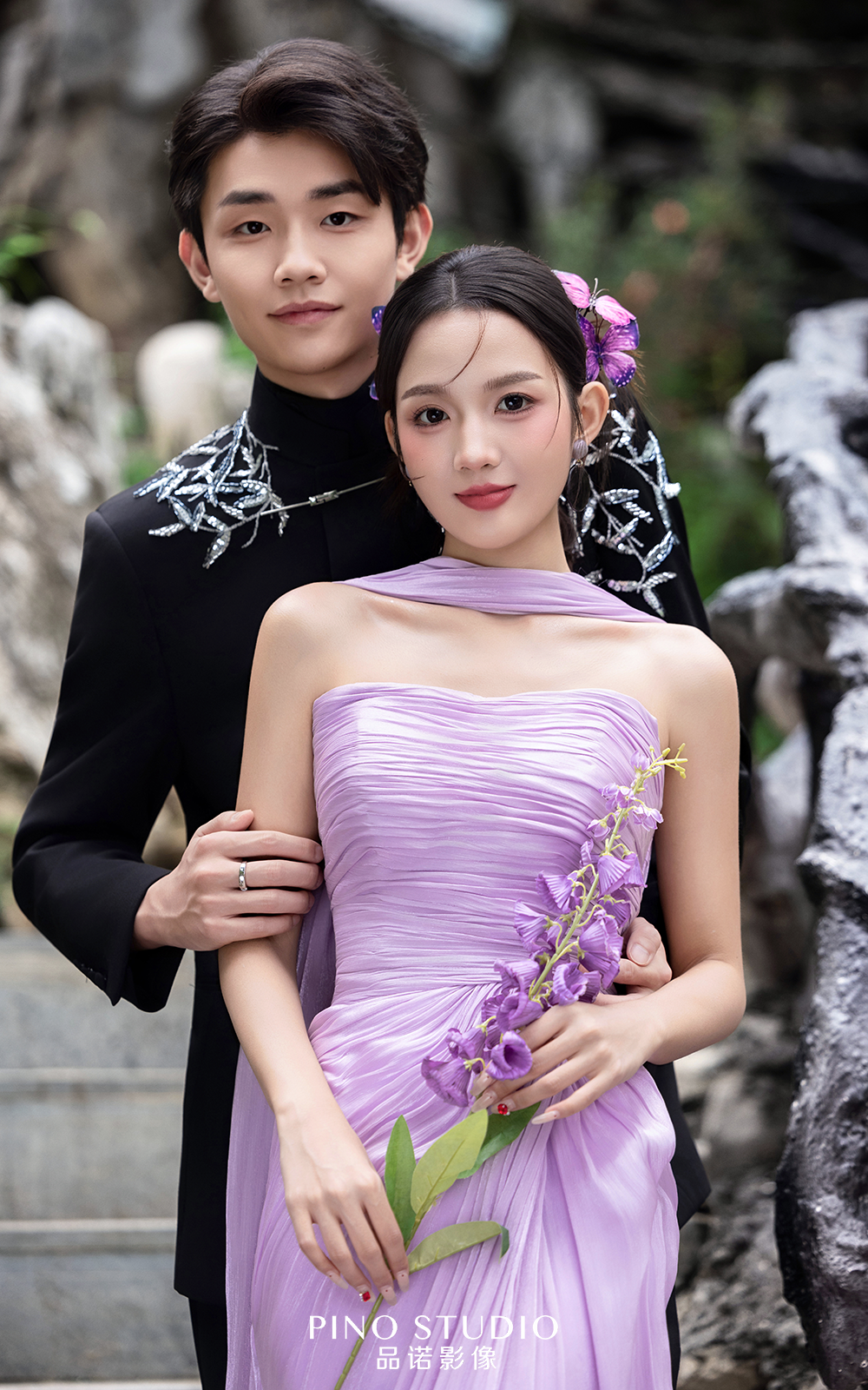 一袭紫裙泛舟雾中，美成古典画中人💜