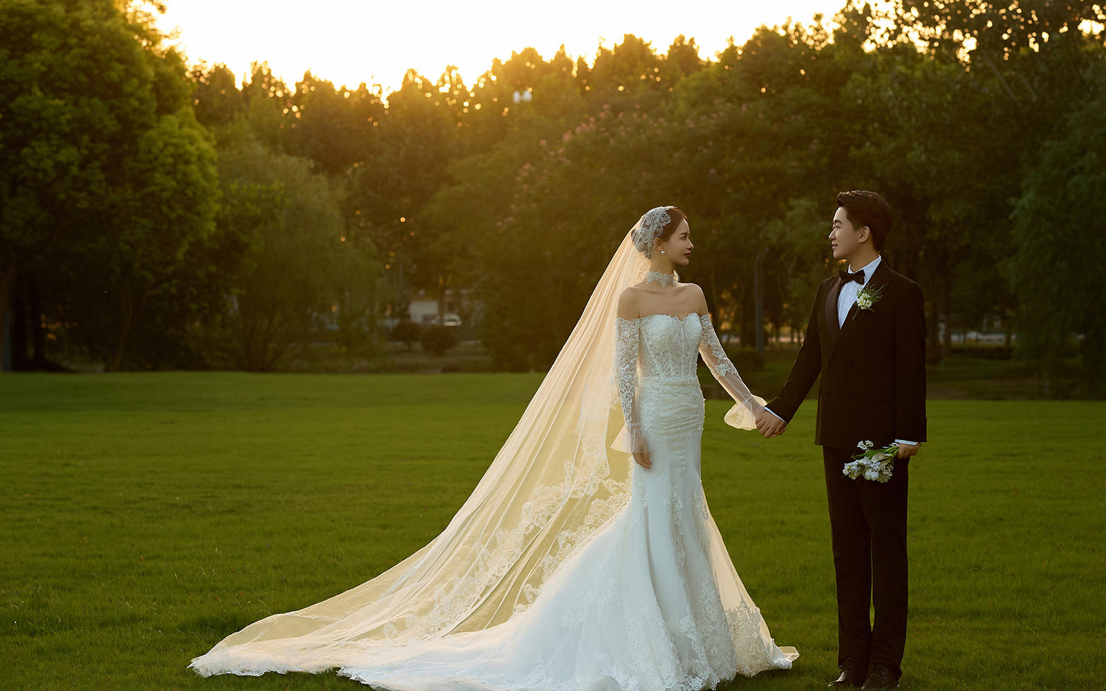 解鎖??日落時分的森系婚紗照 氛圍感拉滿