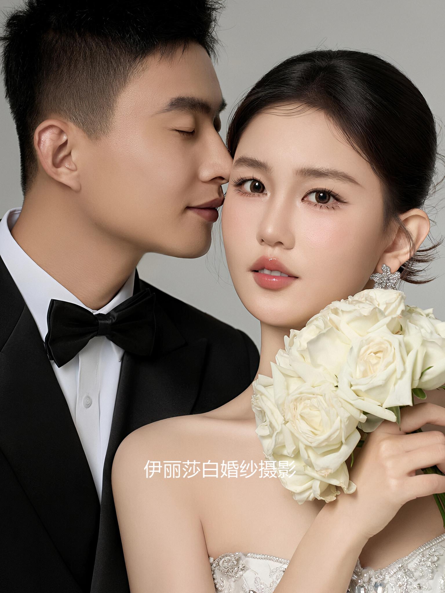 拍婚紗照3888套餐有跟妝+秀和+禮服 4699