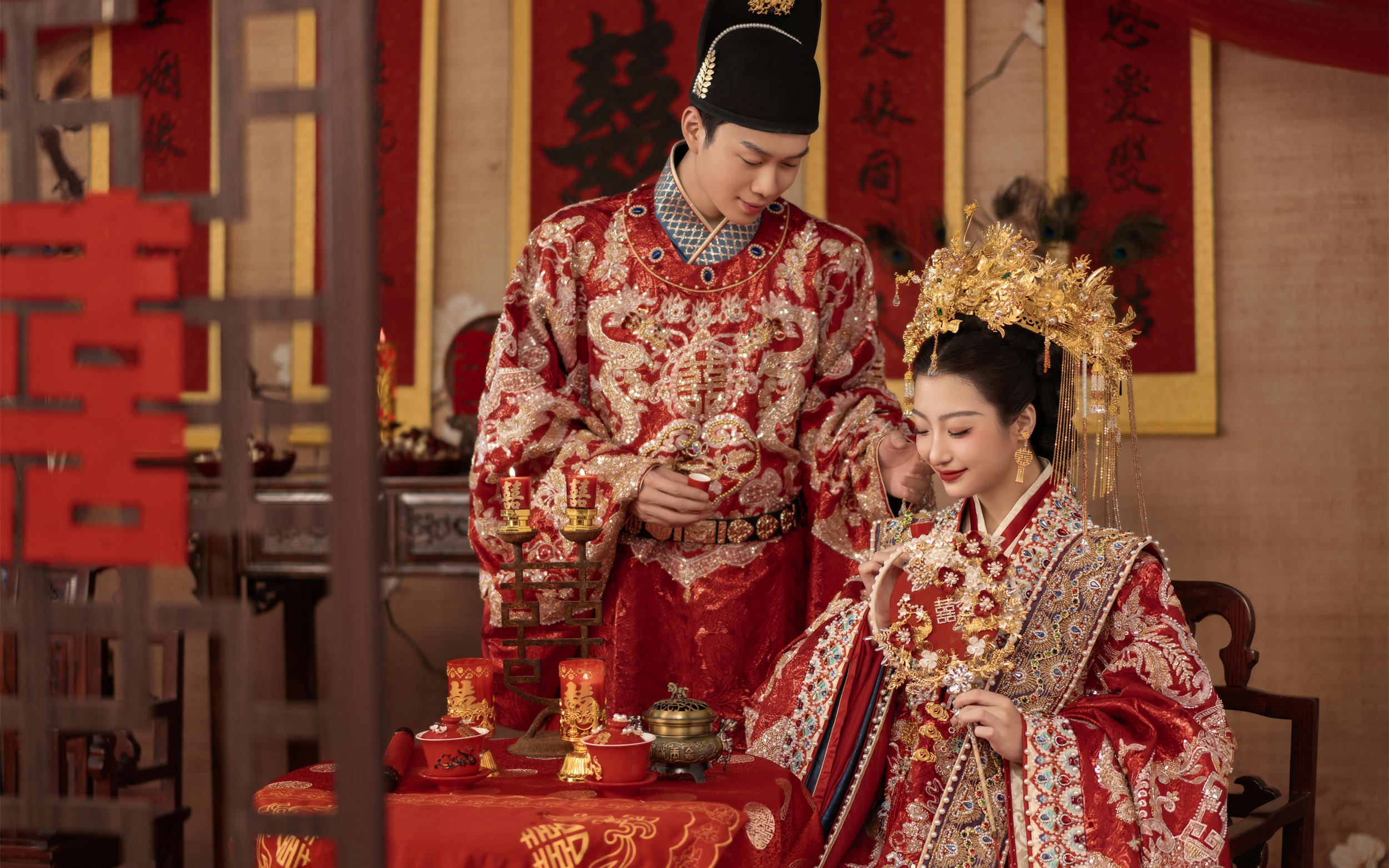 東方美學(xué)永不過(guò)時(shí)?明制漢服婚紗照太顯貴辣