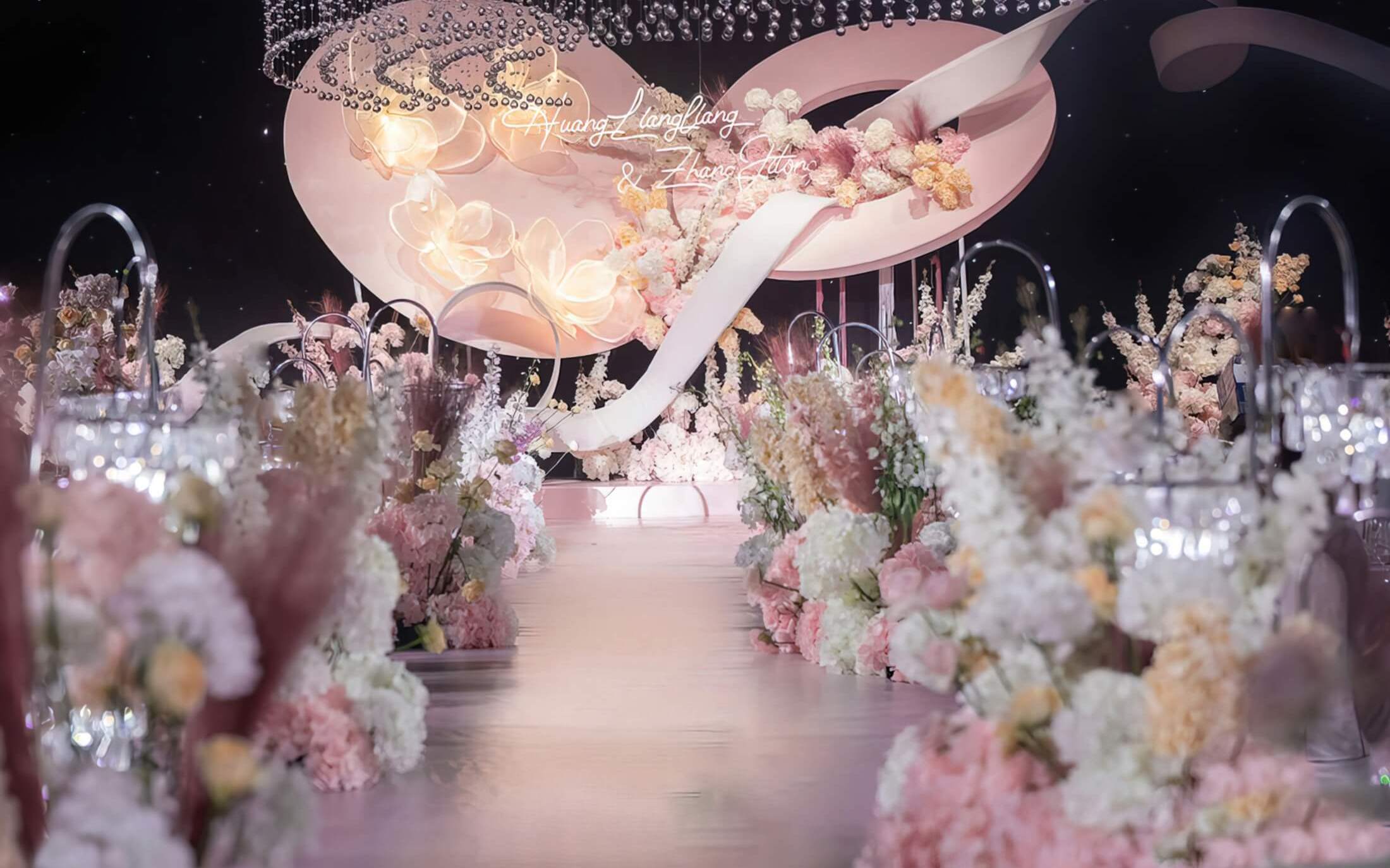 『初见婚礼定制』粉色简约高级感西式婚礼