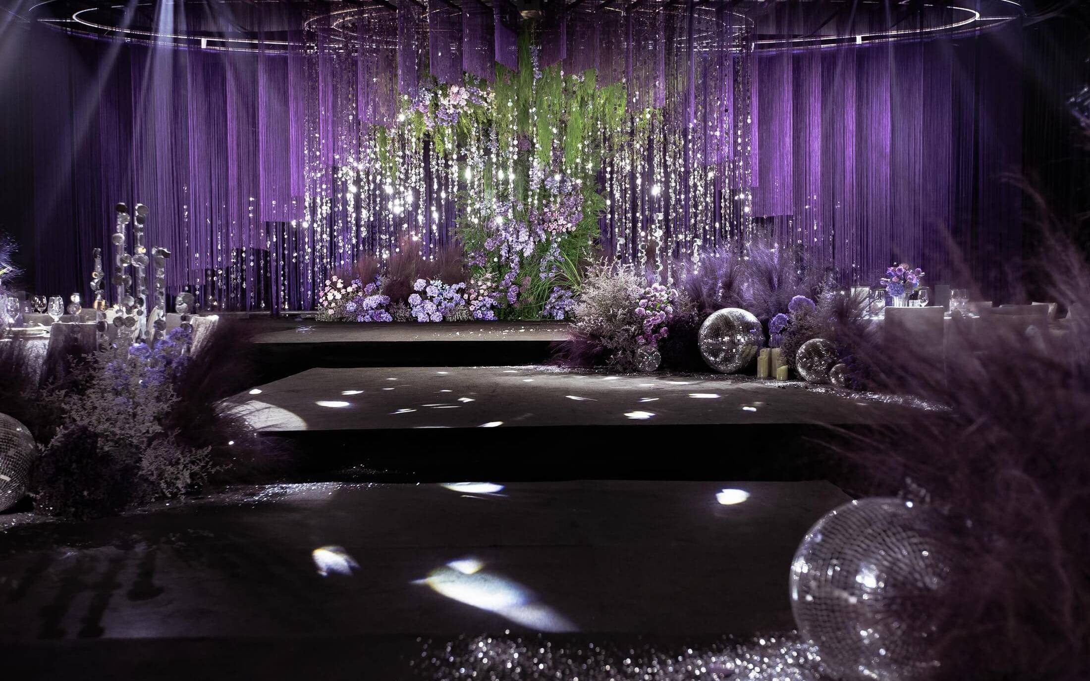 紫调线帘缀亮片，自然随性