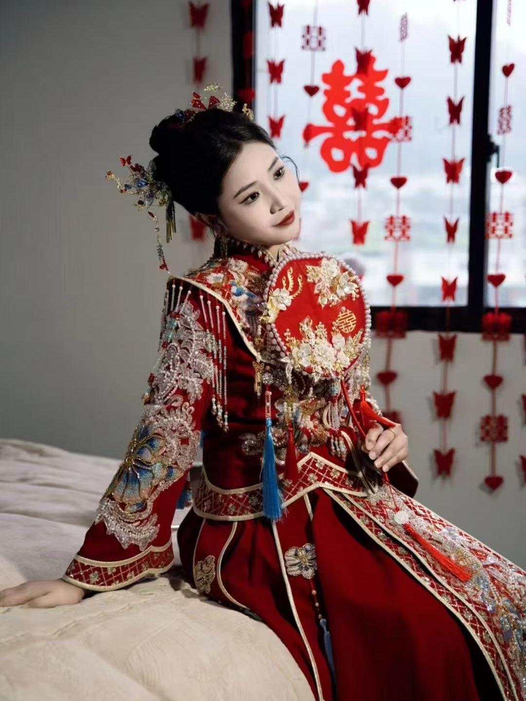 喜庆大气的秀禾造型