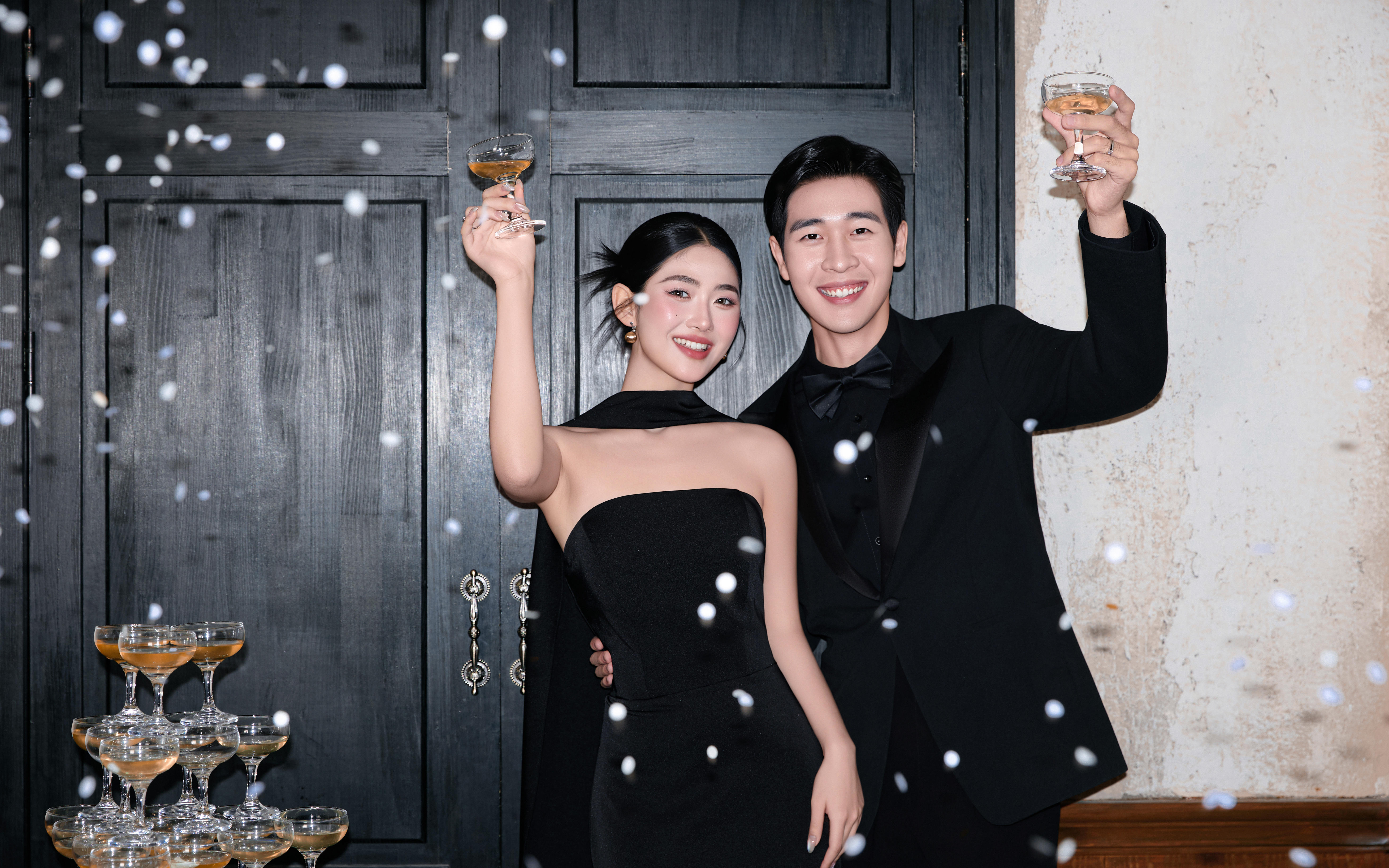 拍到了超愛的黑紗ins婚紗照??高級又甜蜜