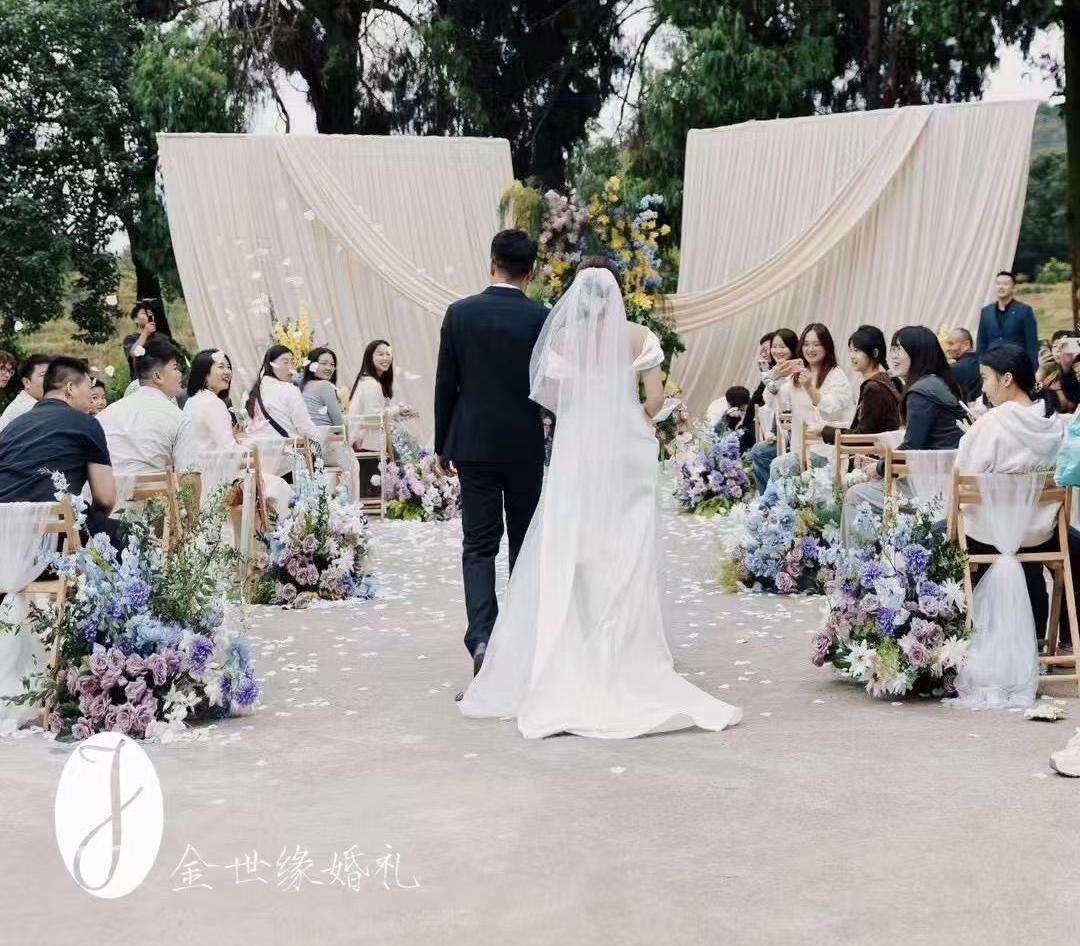 金世缘|户外布幔+花艺布置，简直了~