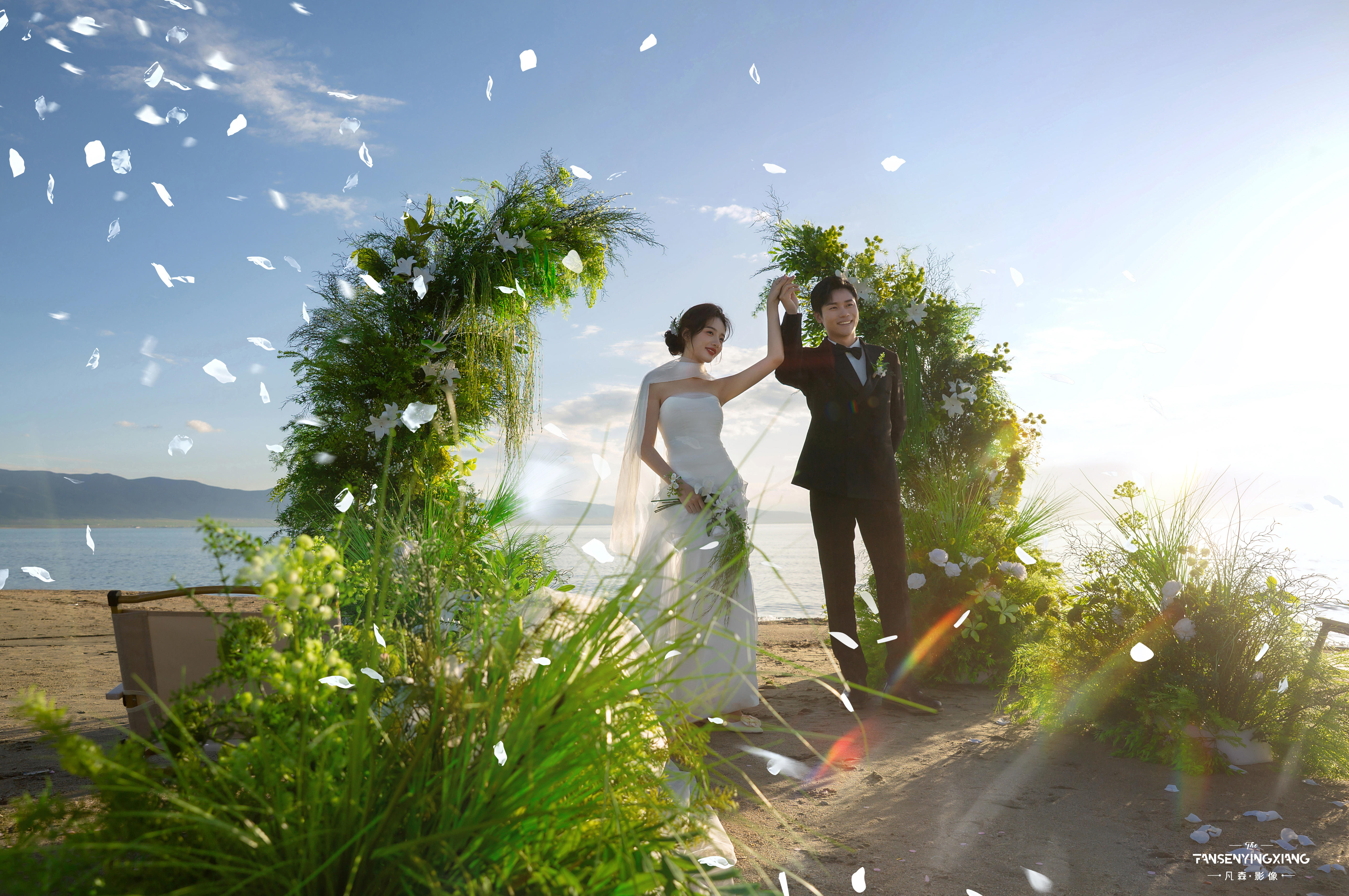 這組婚紗照，藏著?們我?對愛最?粹純?的期待