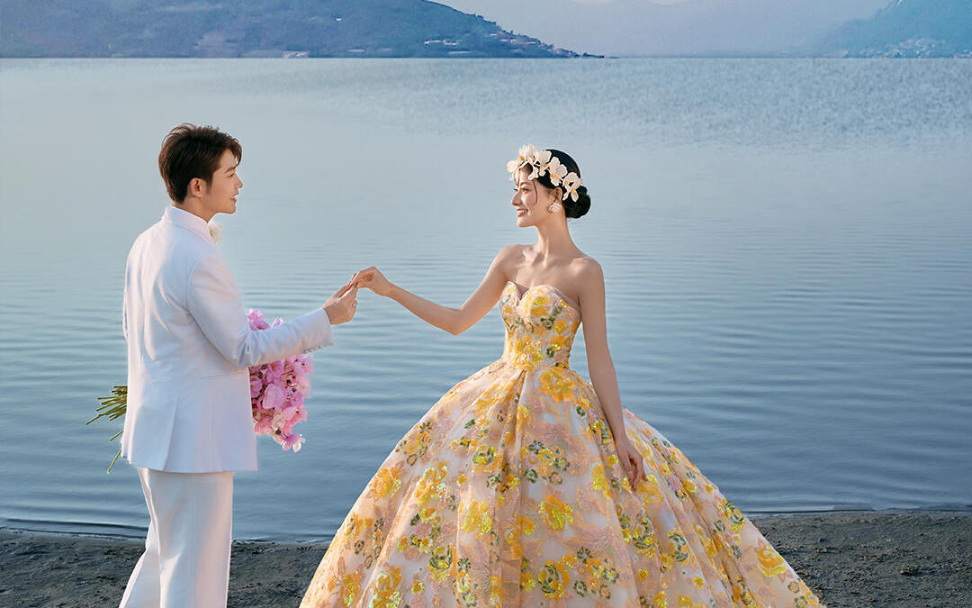 【被问爆的湖边婚纱照来啦】