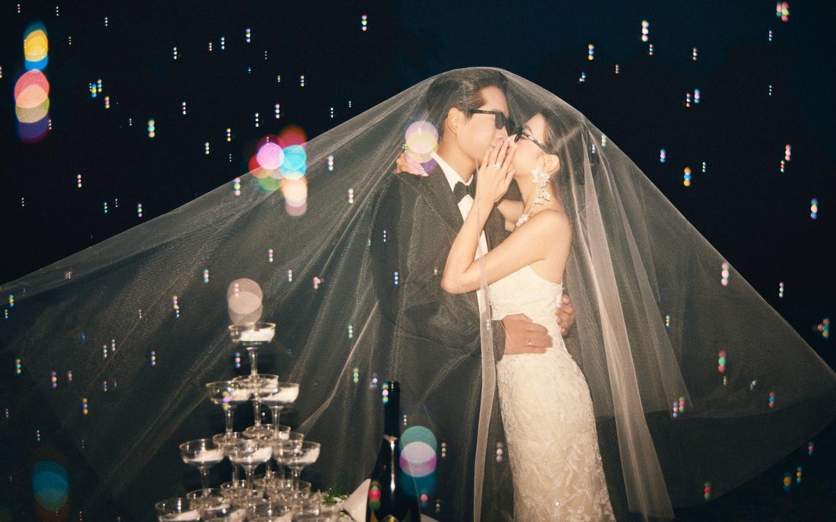 像女明星婚禮現(xiàn)場的既視感??膠片婚紗照