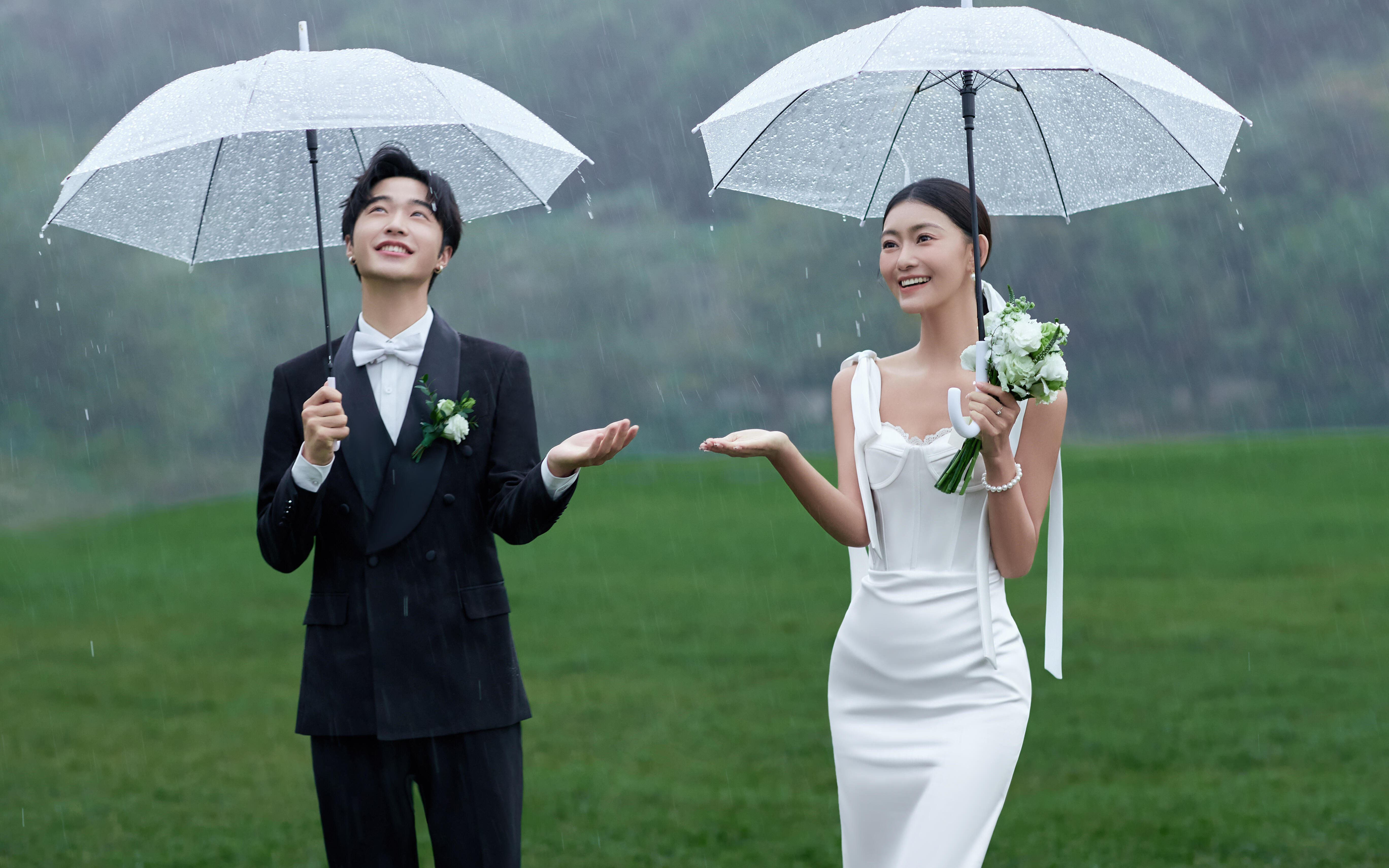 是你想要的雨天氛围感婚纱照嘛❓