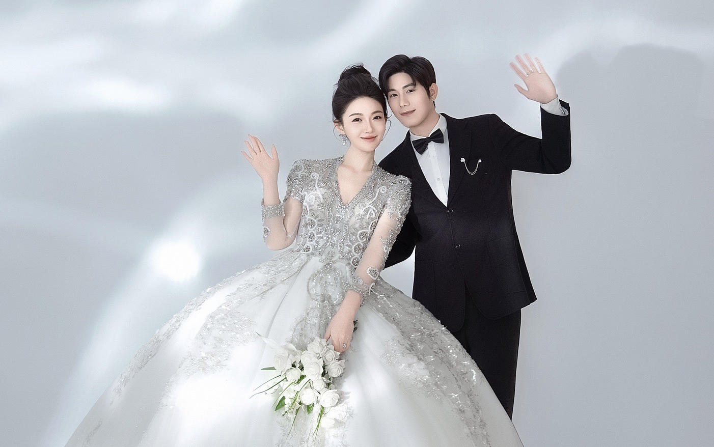 氛围感极简婚纱照，沦陷在这唯美高级的光影里