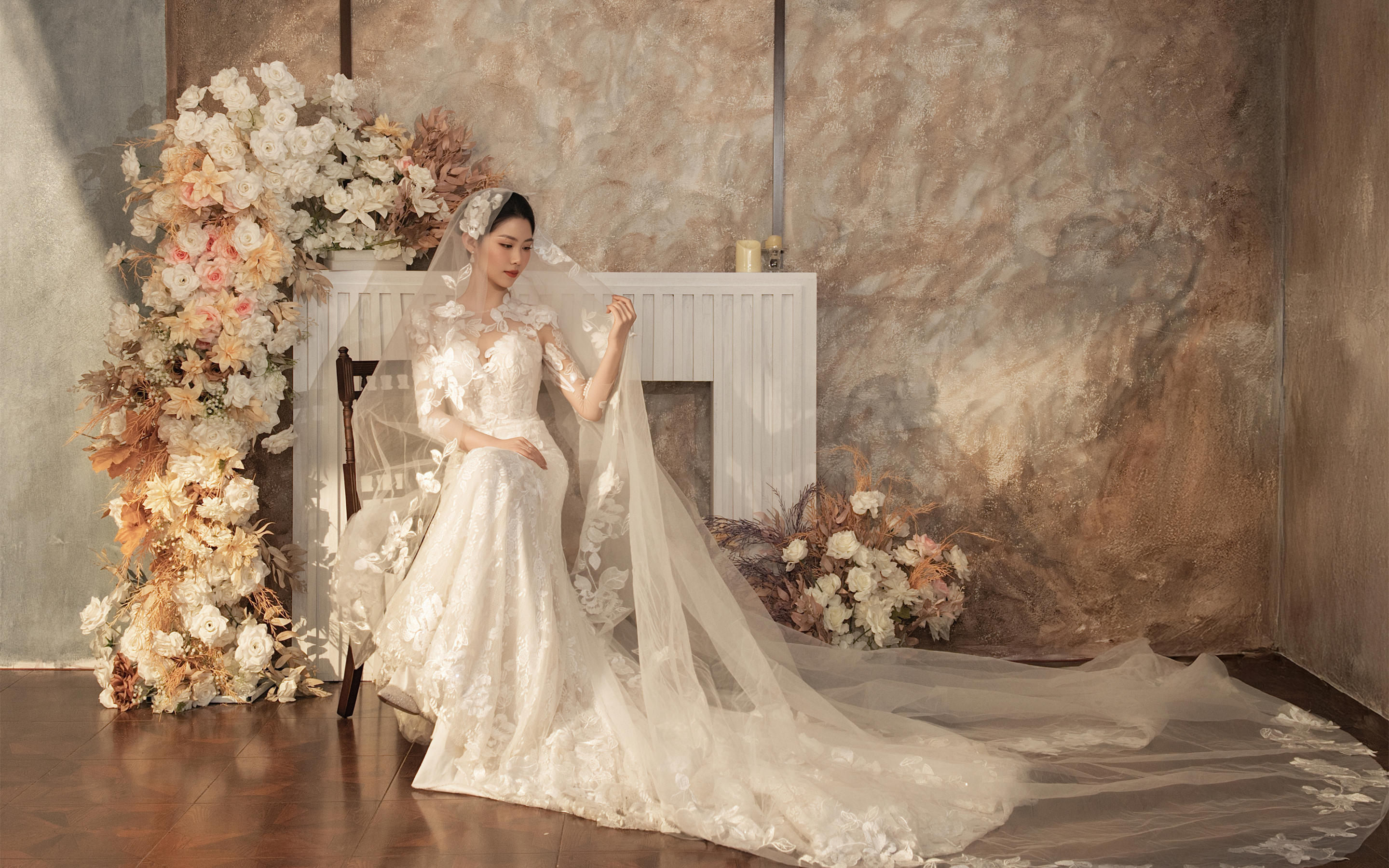 以復古為序，赴一場油畫里的浪漫之約。