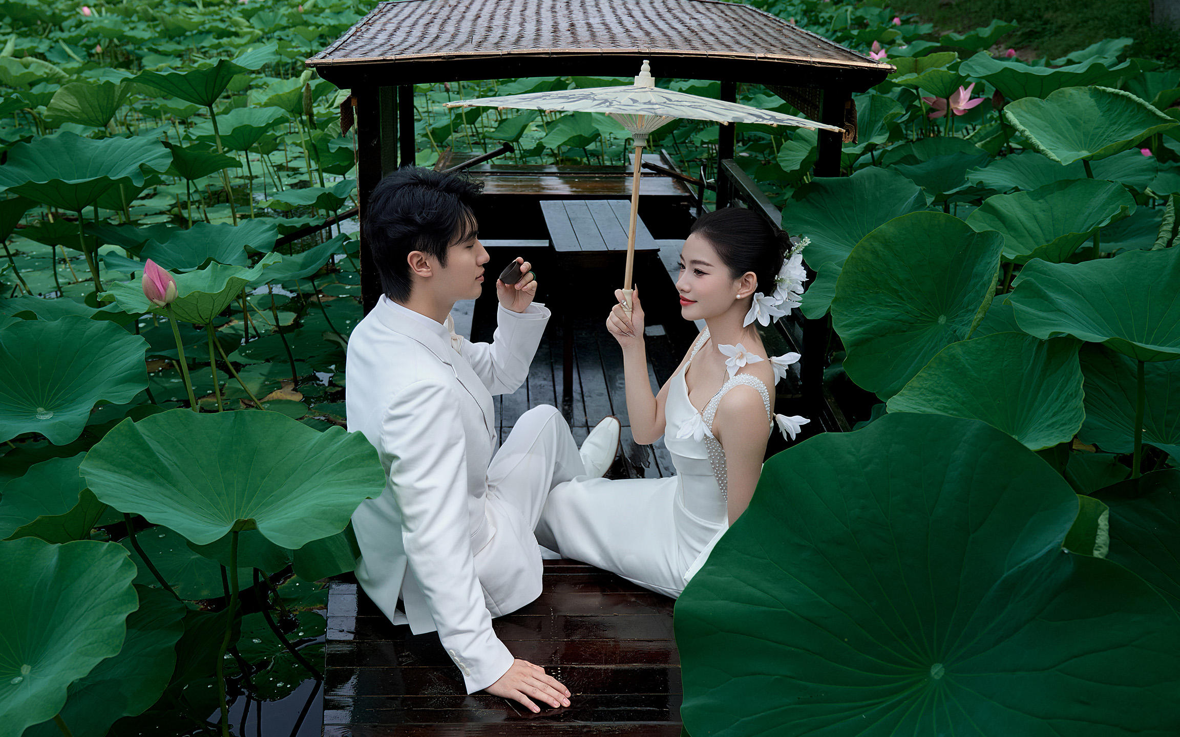 白衣清冷雅致宛如荷花