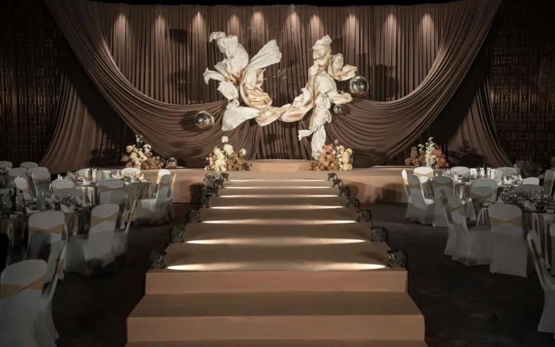 咖色极简风光影婚礼