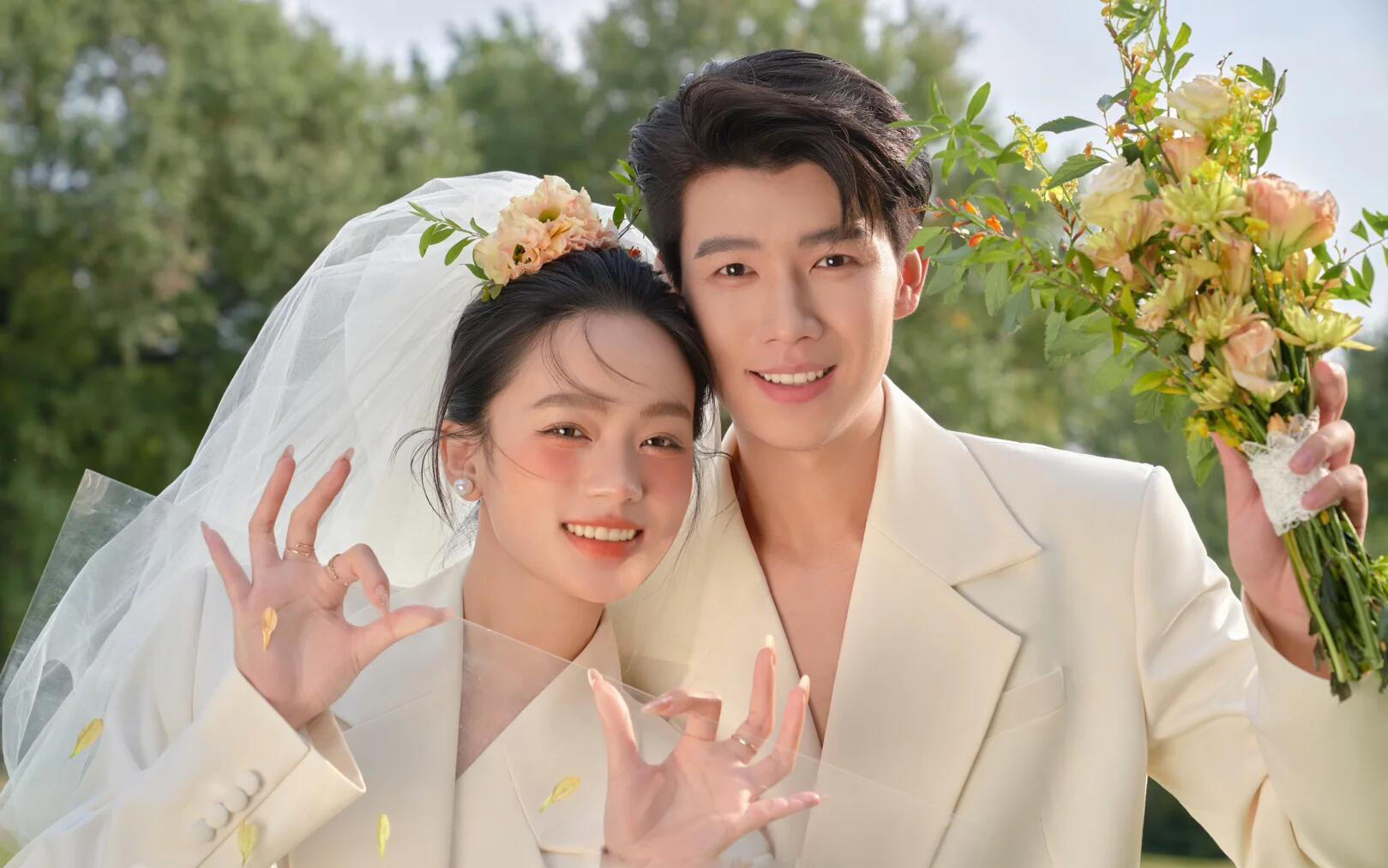 西裝配頭紗！甜酷森系婚紗照