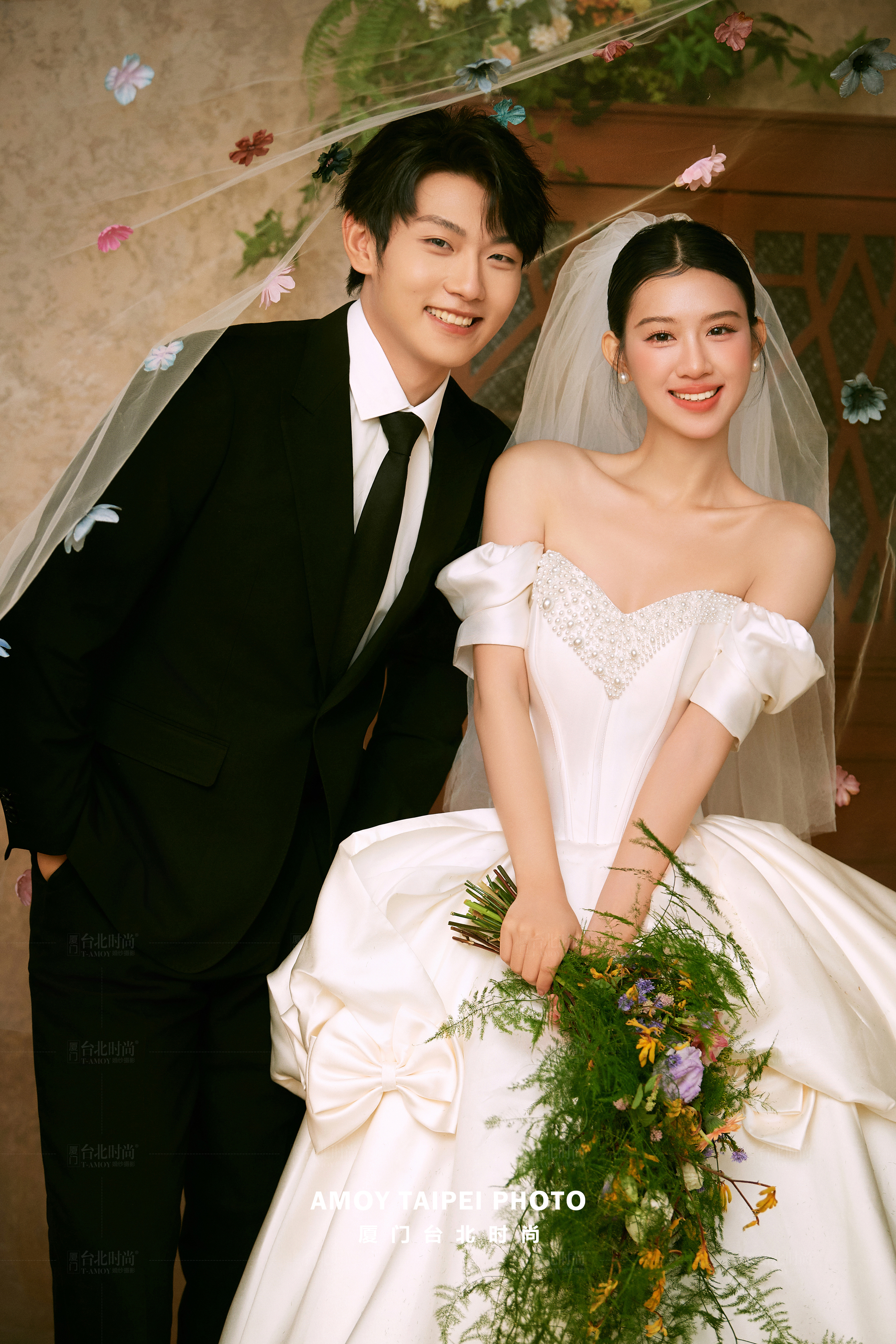 缎面婚纱搭配轻法式高级感拉满