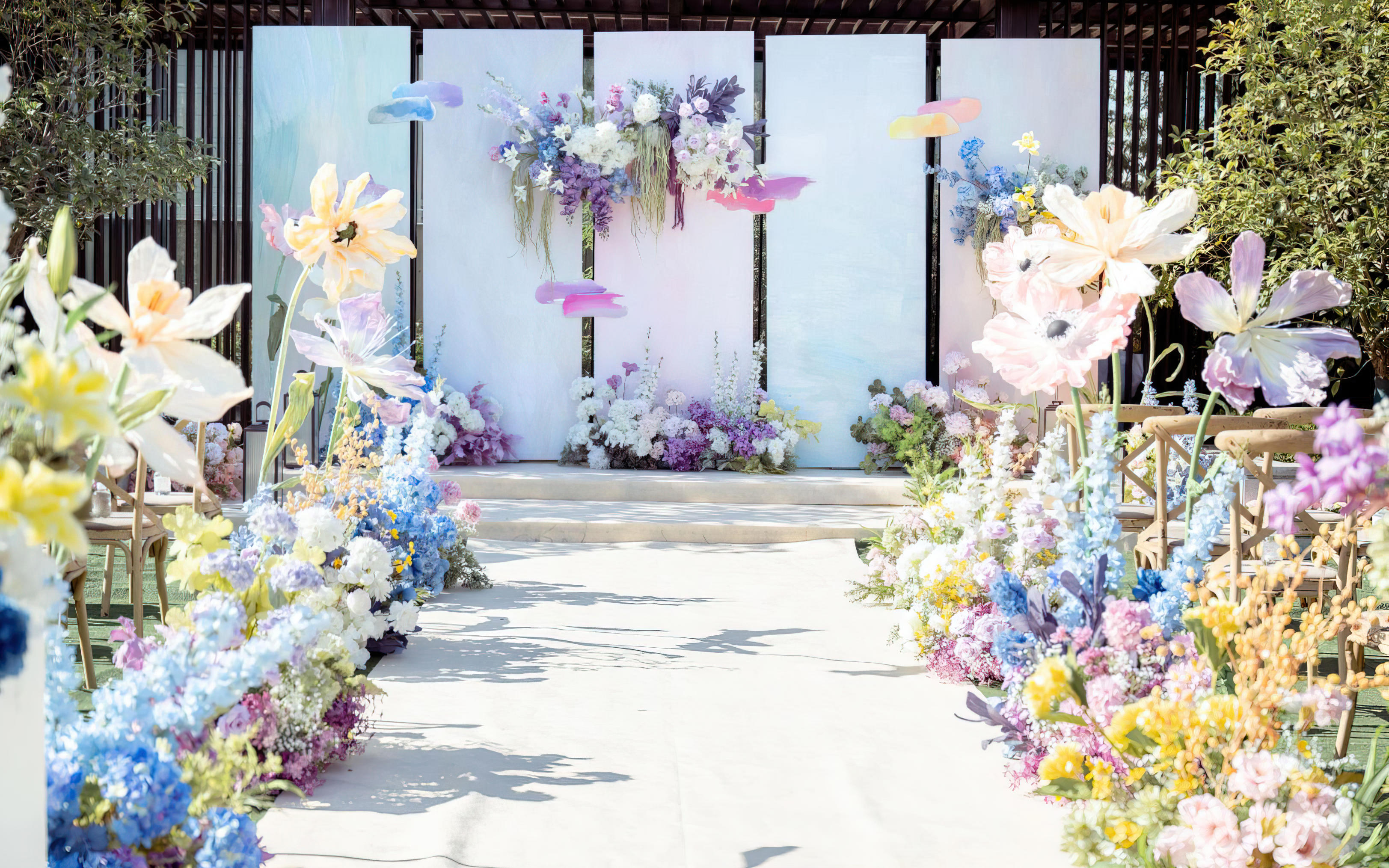 繁花簇?fù)?，共赴浪漫婚禮