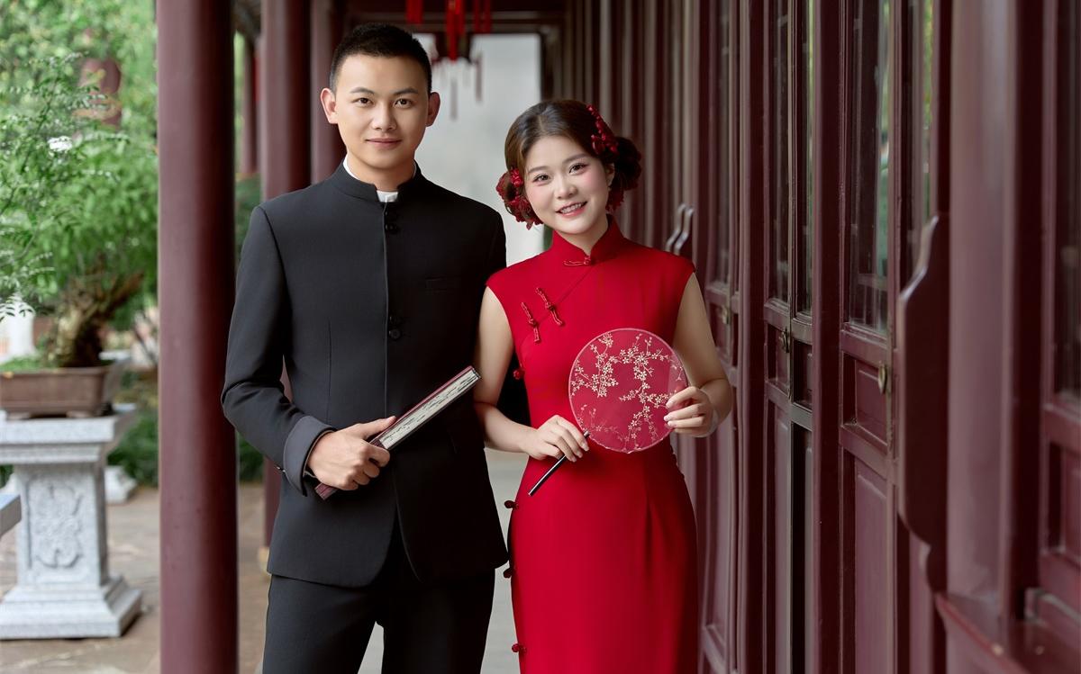 在昆明谁懂啊，红色旗袍婚纱照也太出片啦