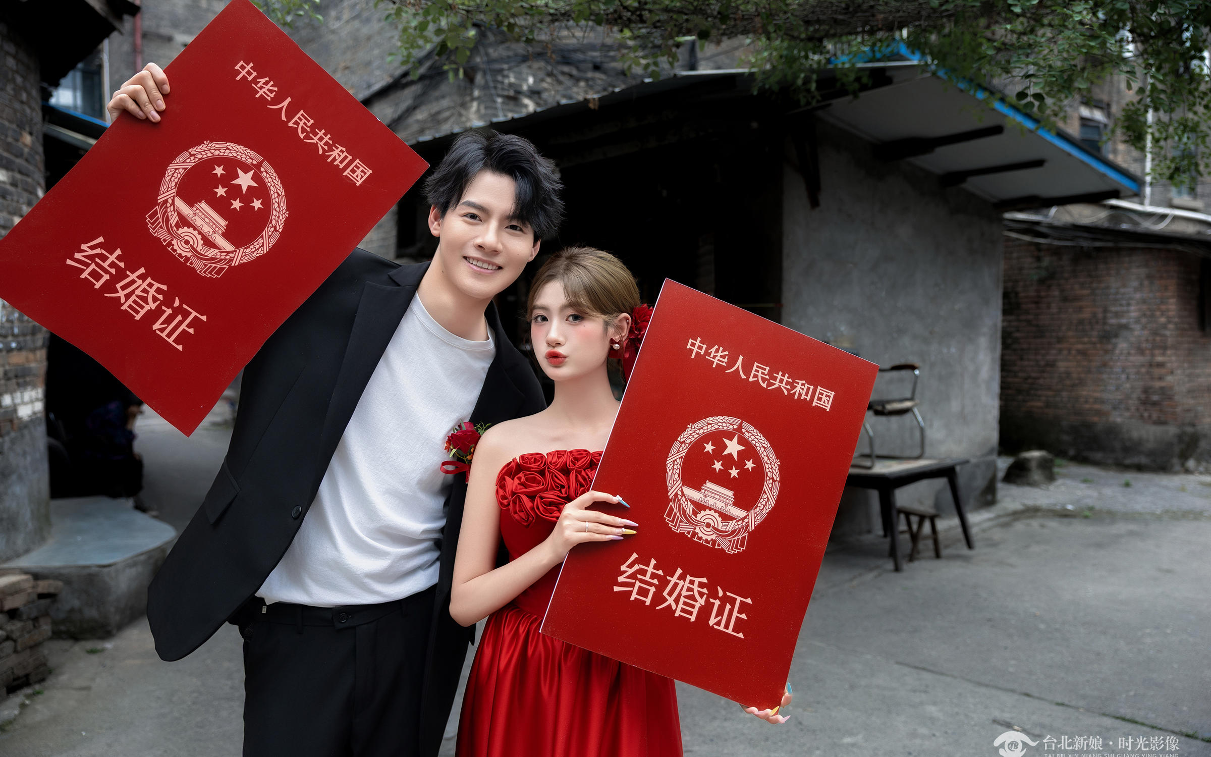 点赞这条婚纱照，分子钱给你打八折（限前20名）
