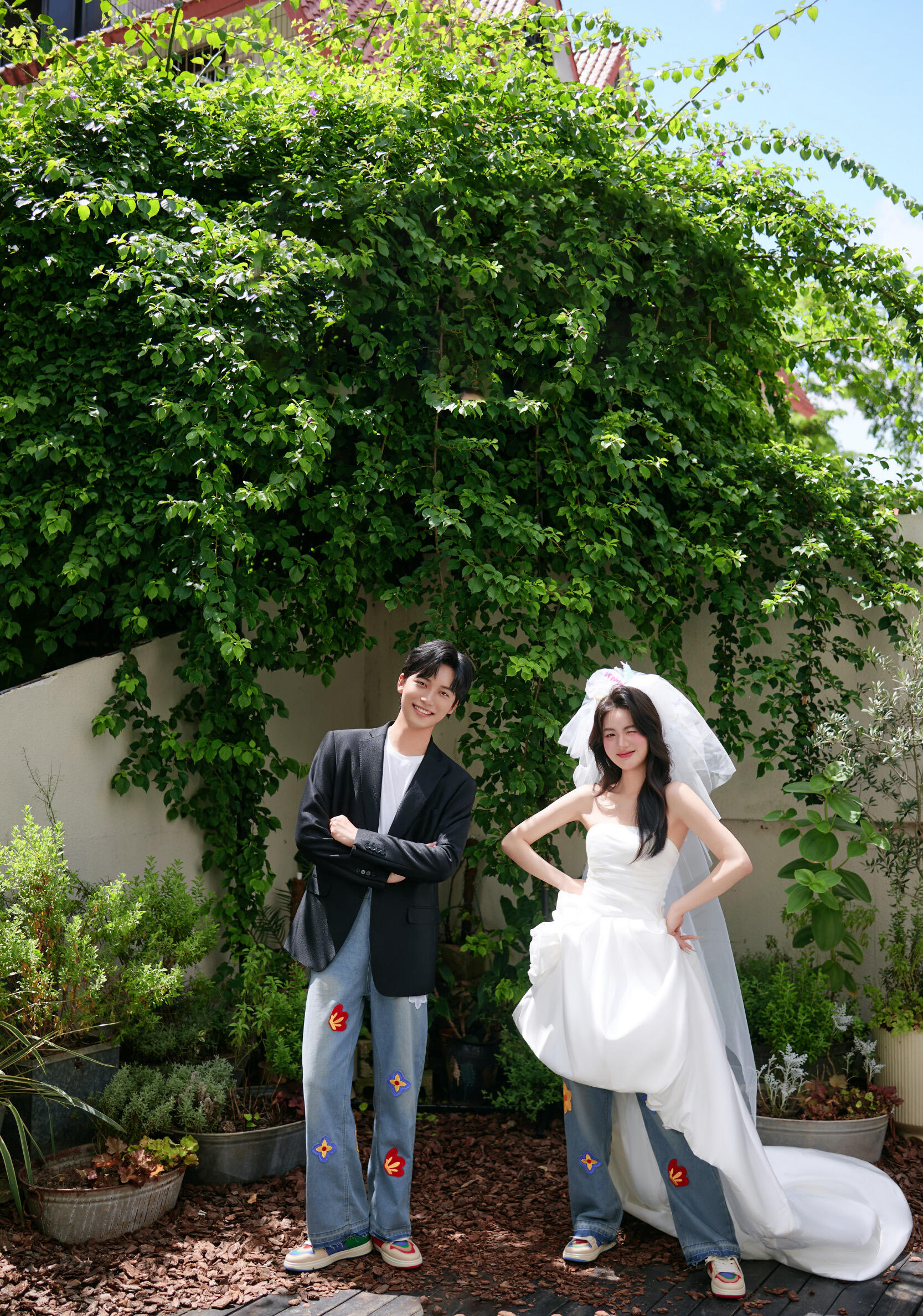 超浪漫的外景街拍婚纱照 