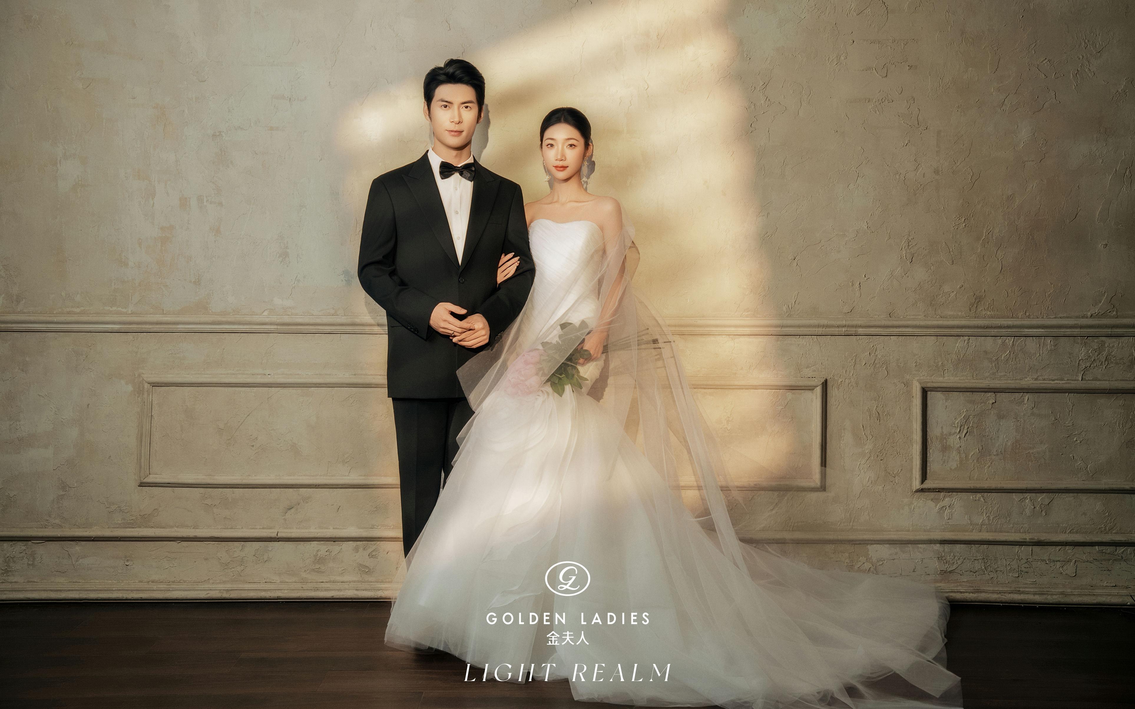 室內(nèi)光影婚紗照這樣拍??氛圍感真的是太驚艷啦??