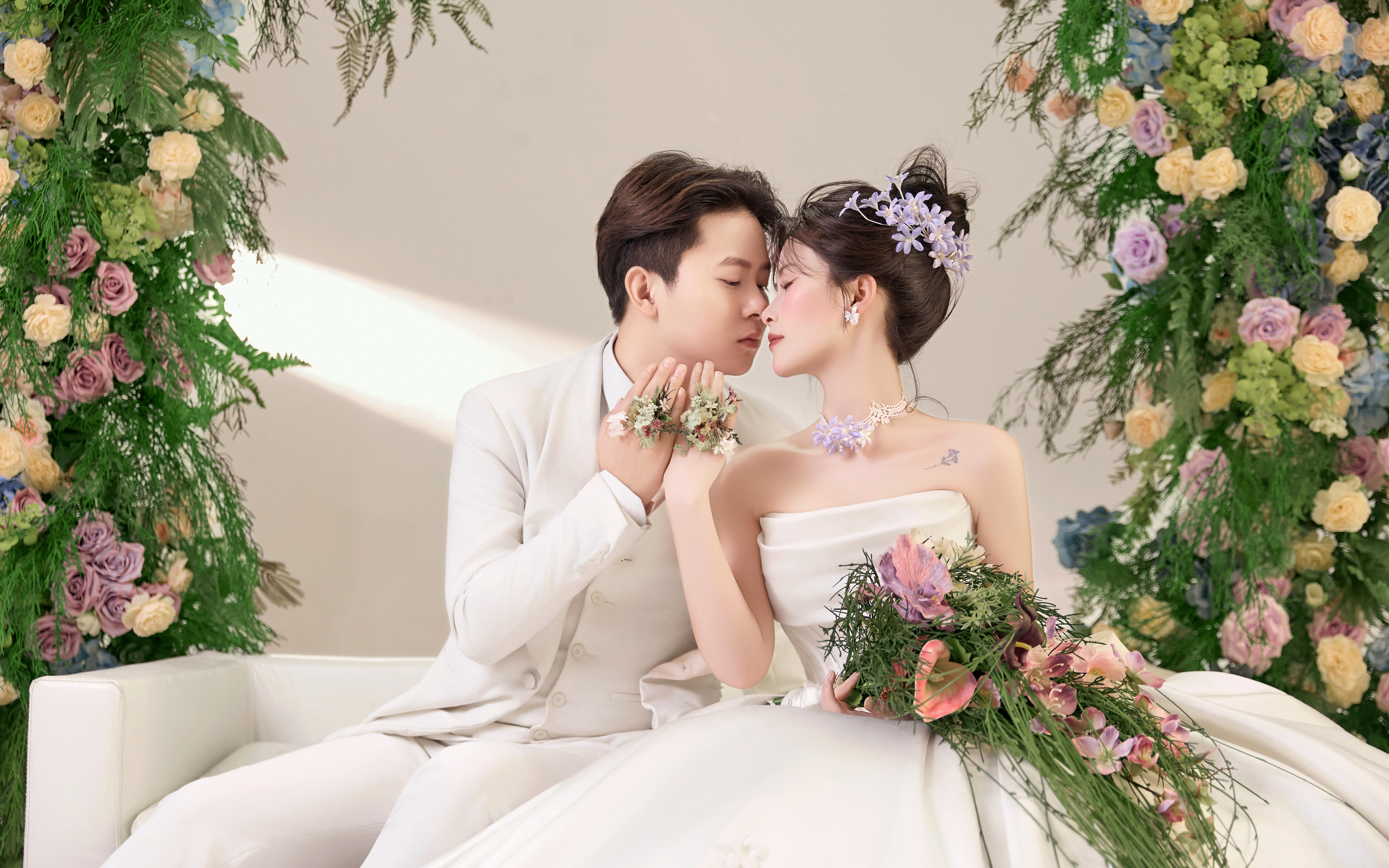 把春天搬進(jìn)了我的婚紗照