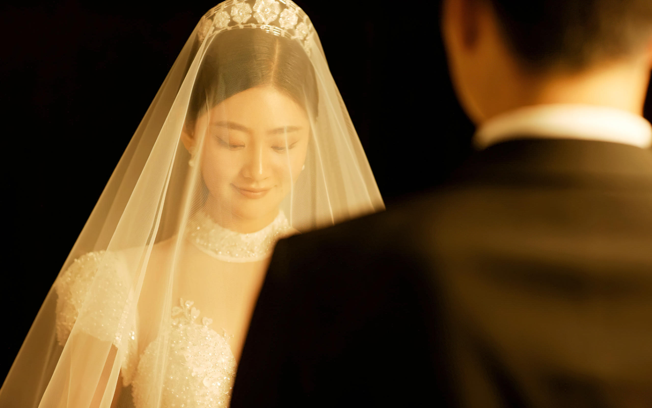 暖色系的婚纱照