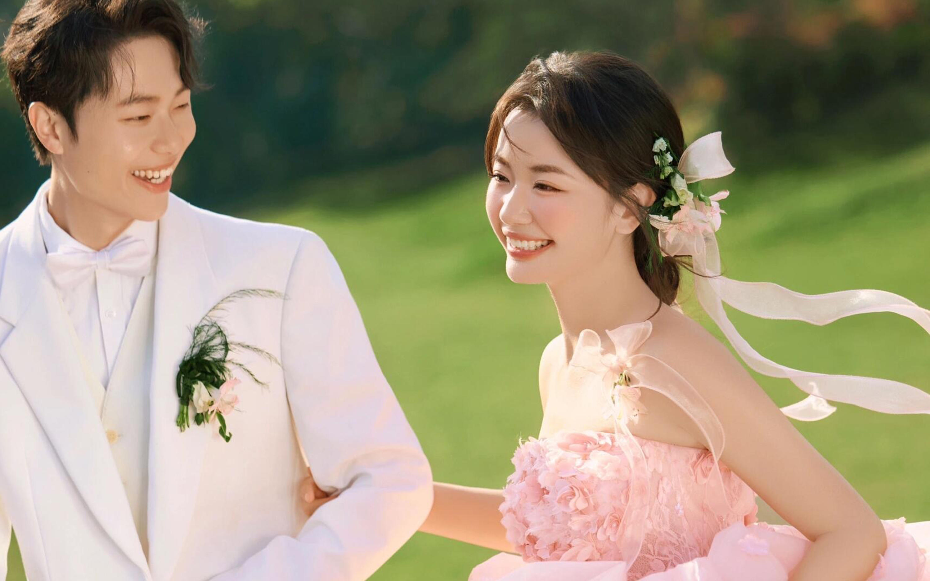 👰花神少女森系草坪婚纱，美出新境界！