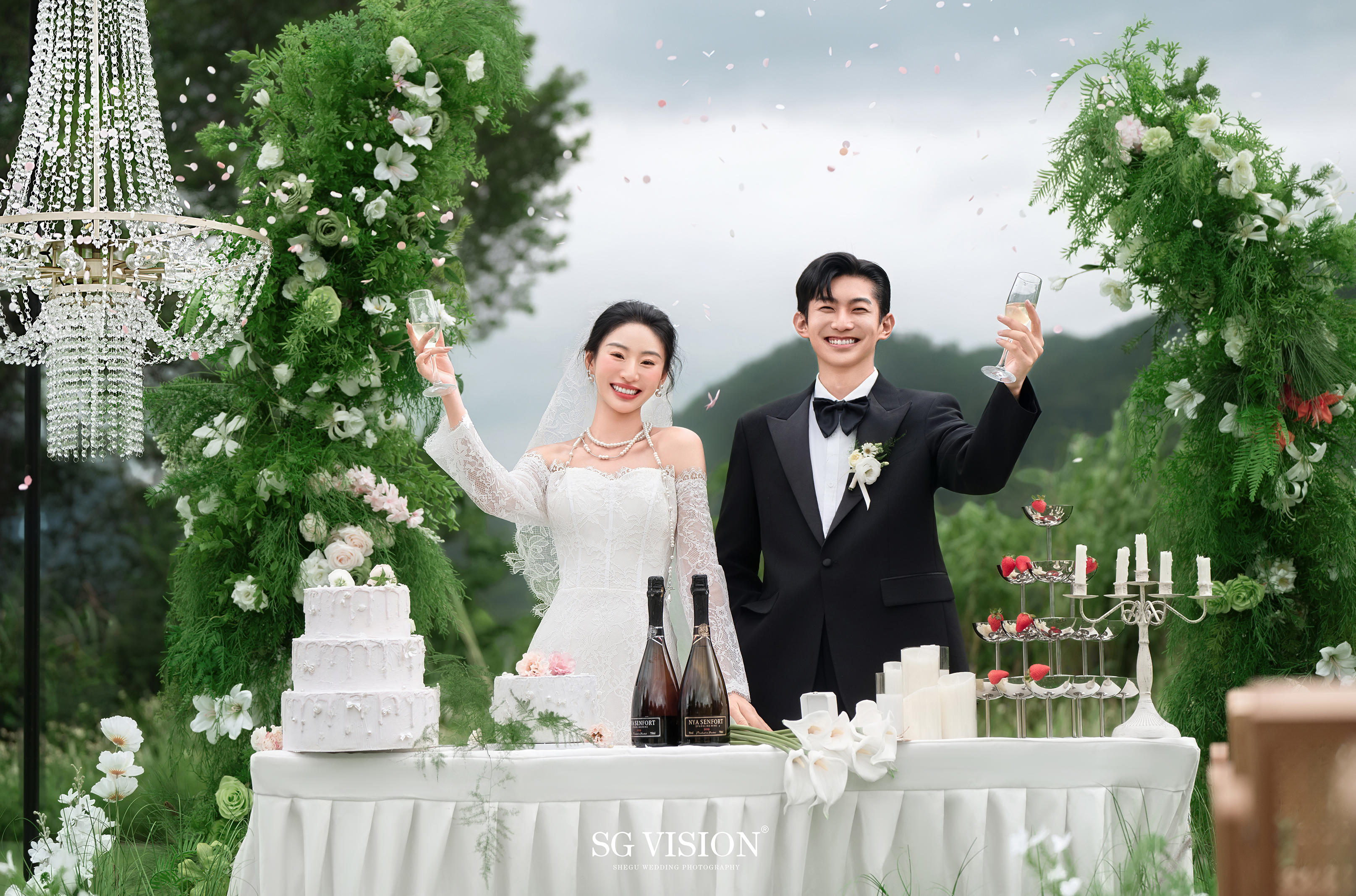 年輕人超愛的草坪目的地婚禮婚紗照美翻啦??